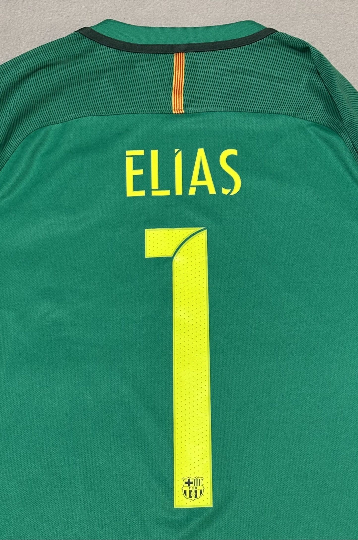 Nike FC Barcelona 2016/2017 Elias #1 Nike Goalkeeper Shirt Size S Size US S / EU 44-46 / 1 - 14 Thumbnail