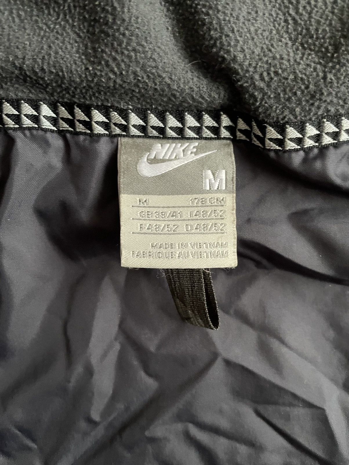 Nike Vintage Y2K Nike Big Logo Swoosh Puffer Jacket 00s Size M Size US M / EU 48-50 / 2 - 11 Thumbnail