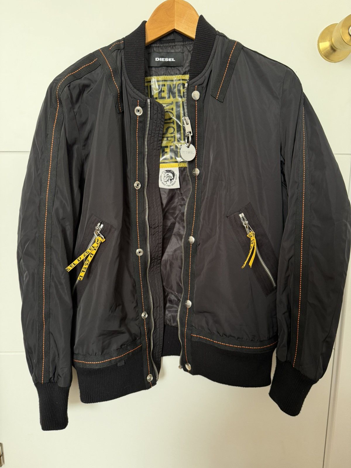 Diesel Diesel J-Shark Bomber Jacket Black Techwear Y2K Size US S / EU 44-46 / 1 - 1 Thumbnail