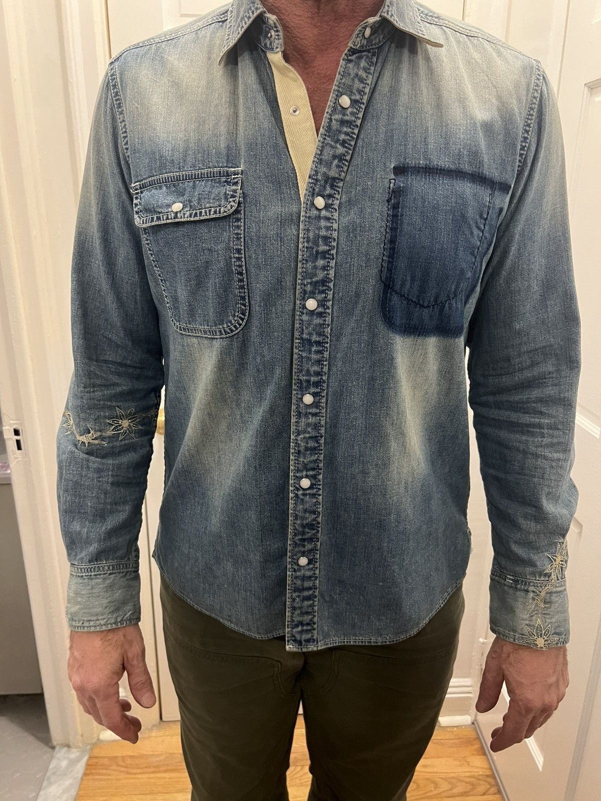 Sacai $1110 Embroidered Reworked Western Denim Shirt Size US L / EU 52-54 / 3 - 2 Thumbnail