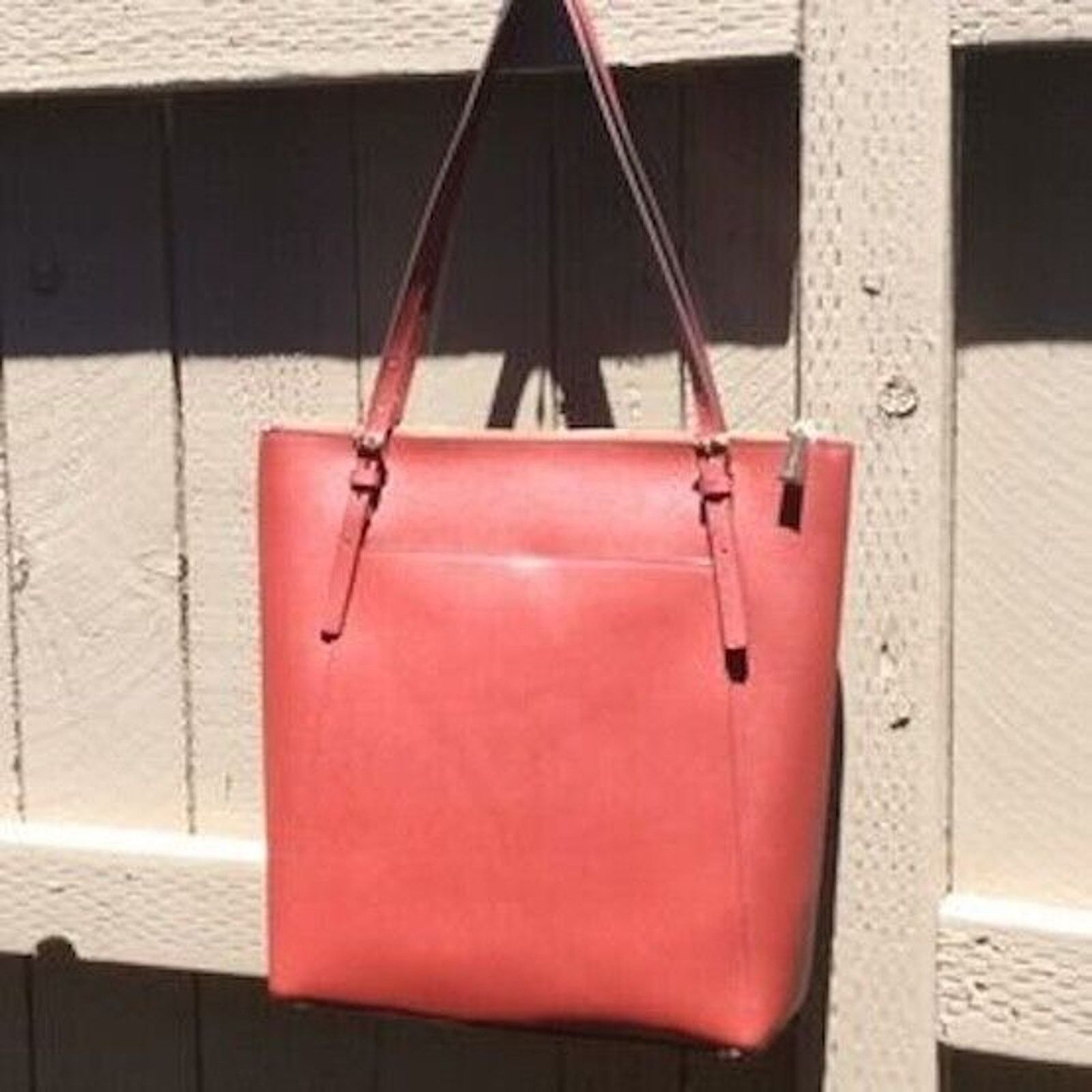 Michael Kors MICHAEL KORS LARGE LEATHER TOTE HANDBAG NWT Size ONE SIZE - 5 Thumbnail