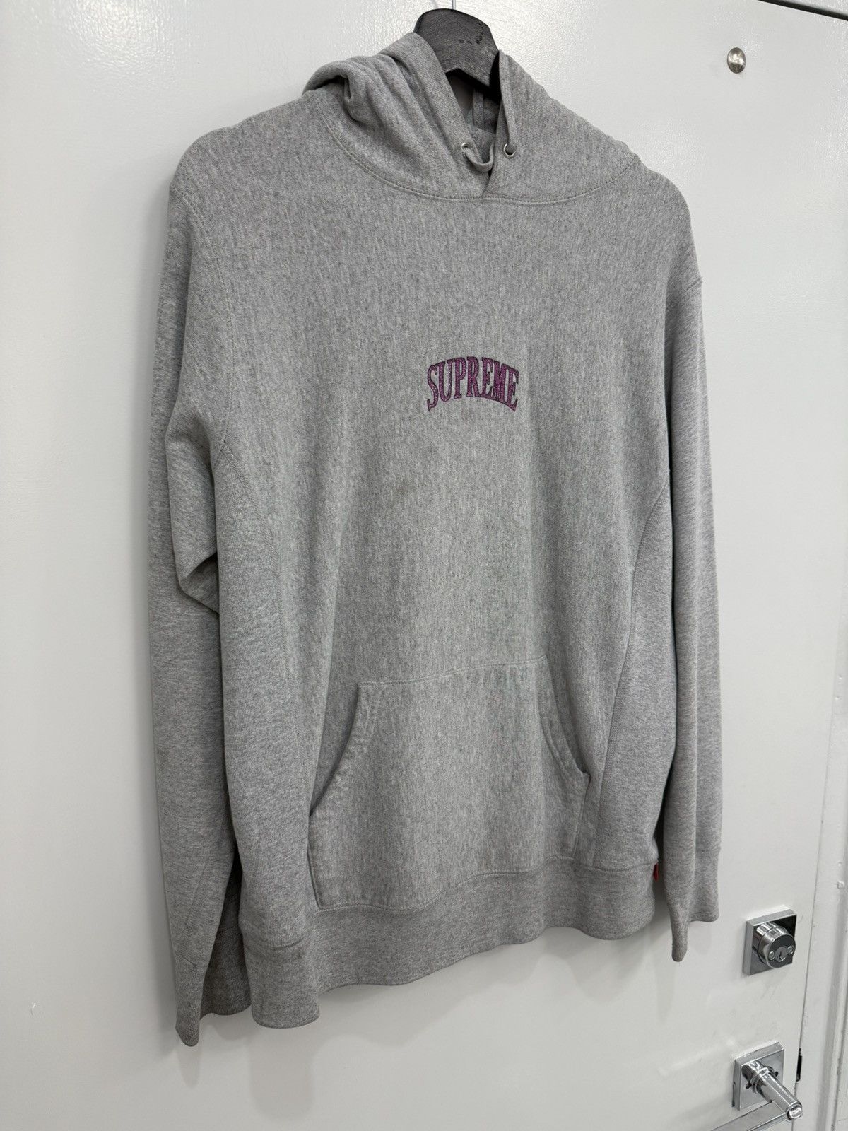 Supreme Supreme Grey Glitter Logo Size US M / EU 48-50 / 2 - 2 Thumbnail