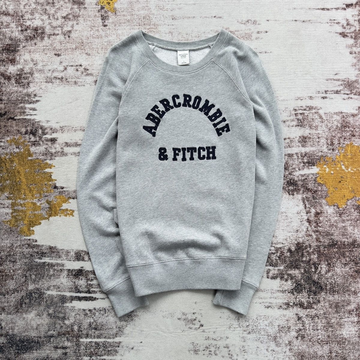 Abercrombie & Fitch ABERCROMBIE & FITCH BIG LOGO EMBROIDED LOGO SWEATSHIRT Size US S / EU 44-46 / 1 - 1 Thumbnail