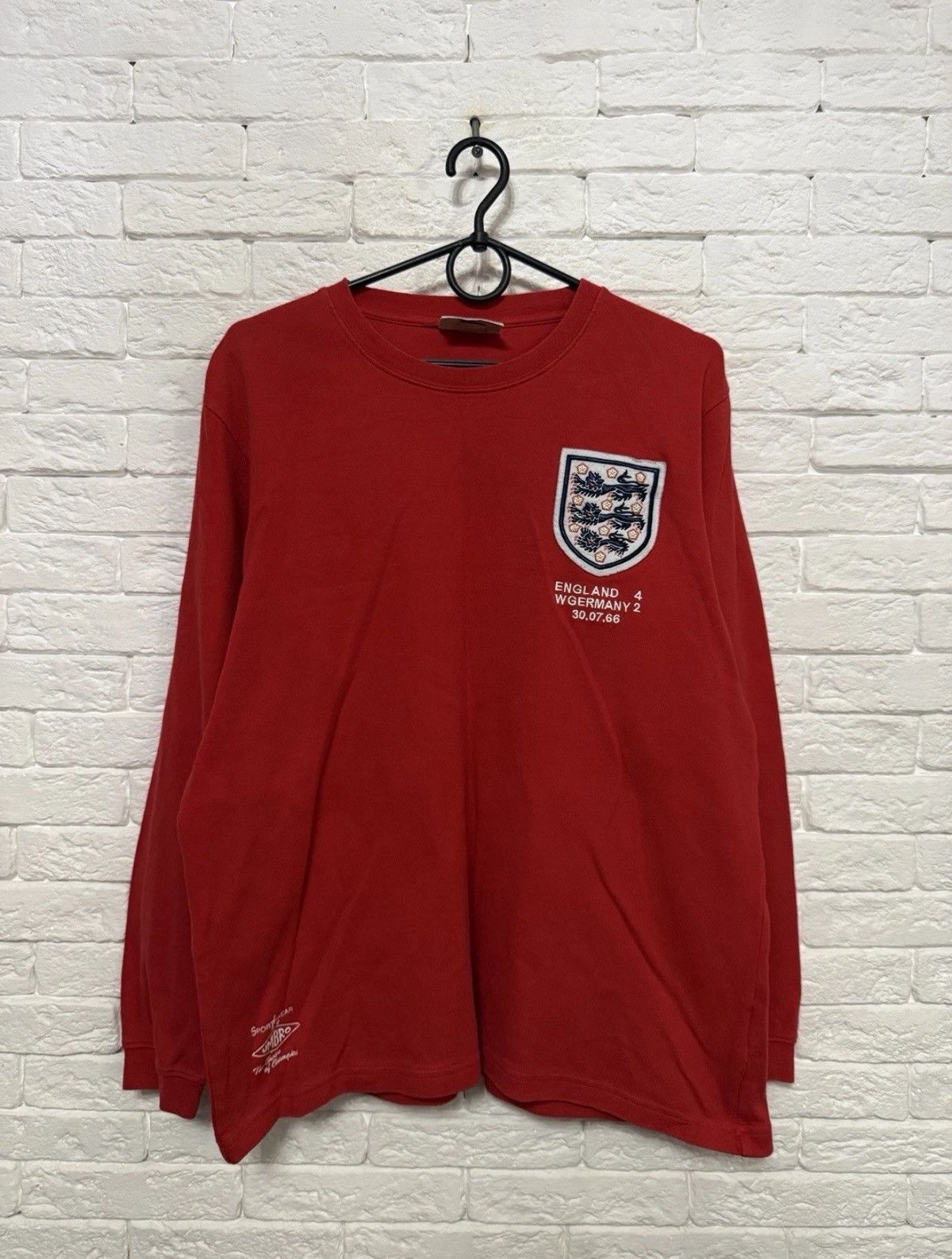 Umbro Vintage Umbro England 1966 Bobby Moore #6 Sweatshirt Sz XL Size US XL / EU 56 / 4 - 1 Thumbnail