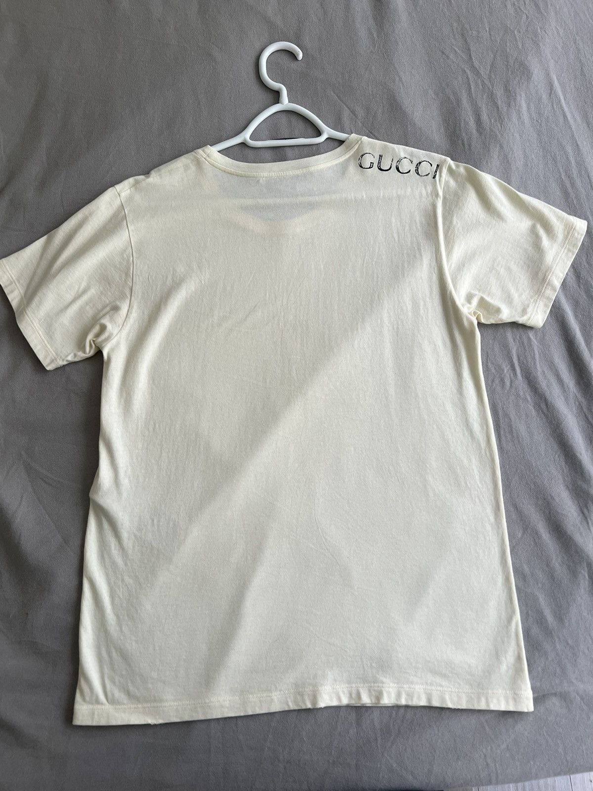 Gucci Gucci Offwhite/Beige Tshirt “Gucci” on Back Size US M / EU 48-50 / 2 - 4 Thumbnail
