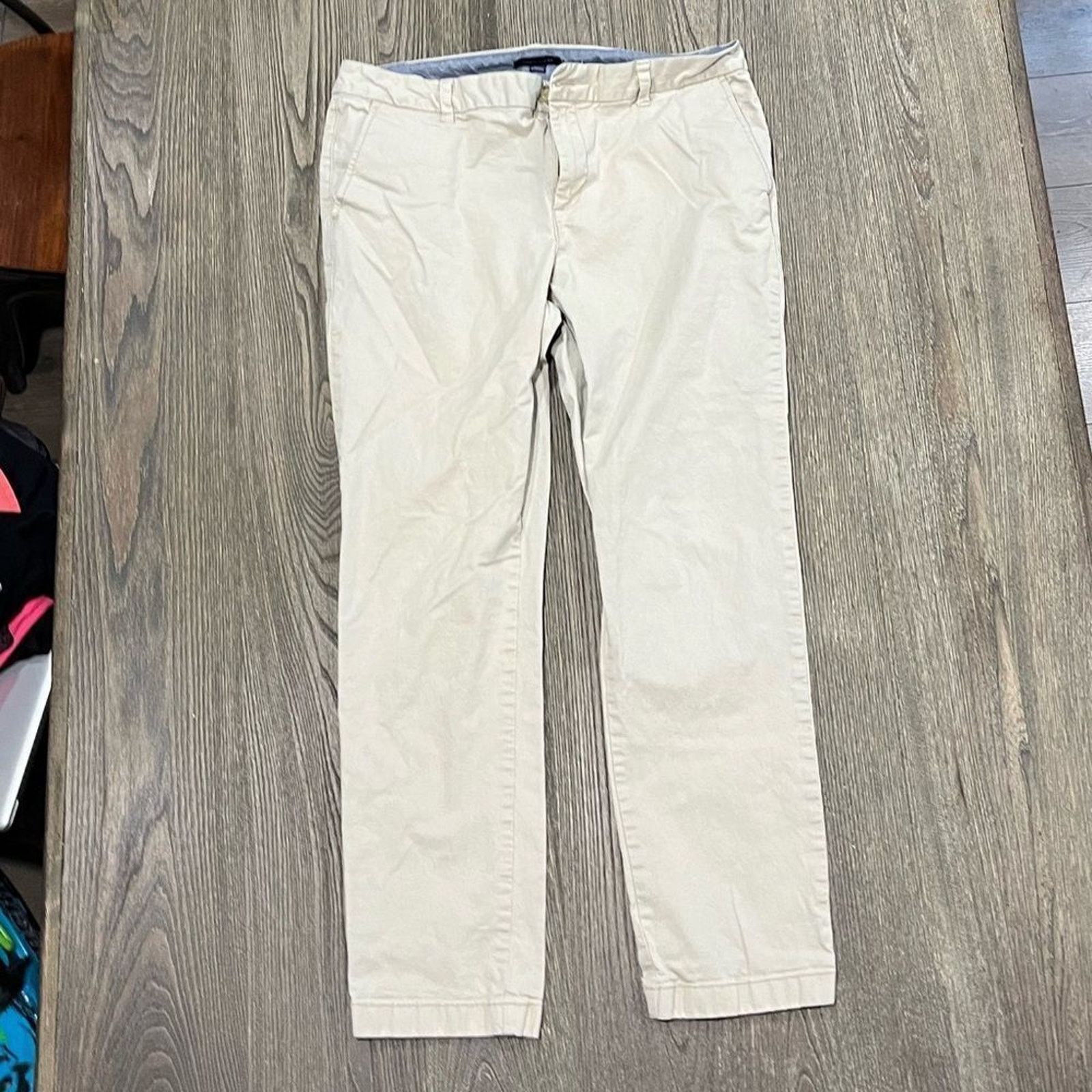 Tommy Hilfiger Tommy Hilfiger Womens Chino Pants Classic Straight Leg 12 Size 34" / US 12 / IT 48 - 1 Thumbnail