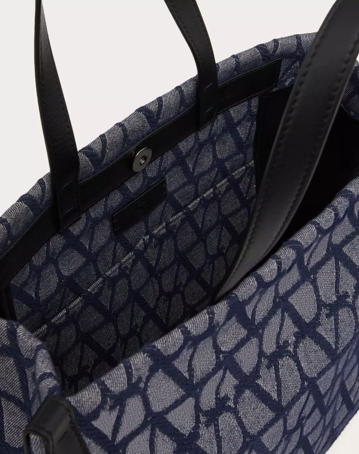 Valentino oc11z0725 Size:OS/ Toile Iconographe Bag in Melange/Black Size ONE SIZE - 6 Thumbnail