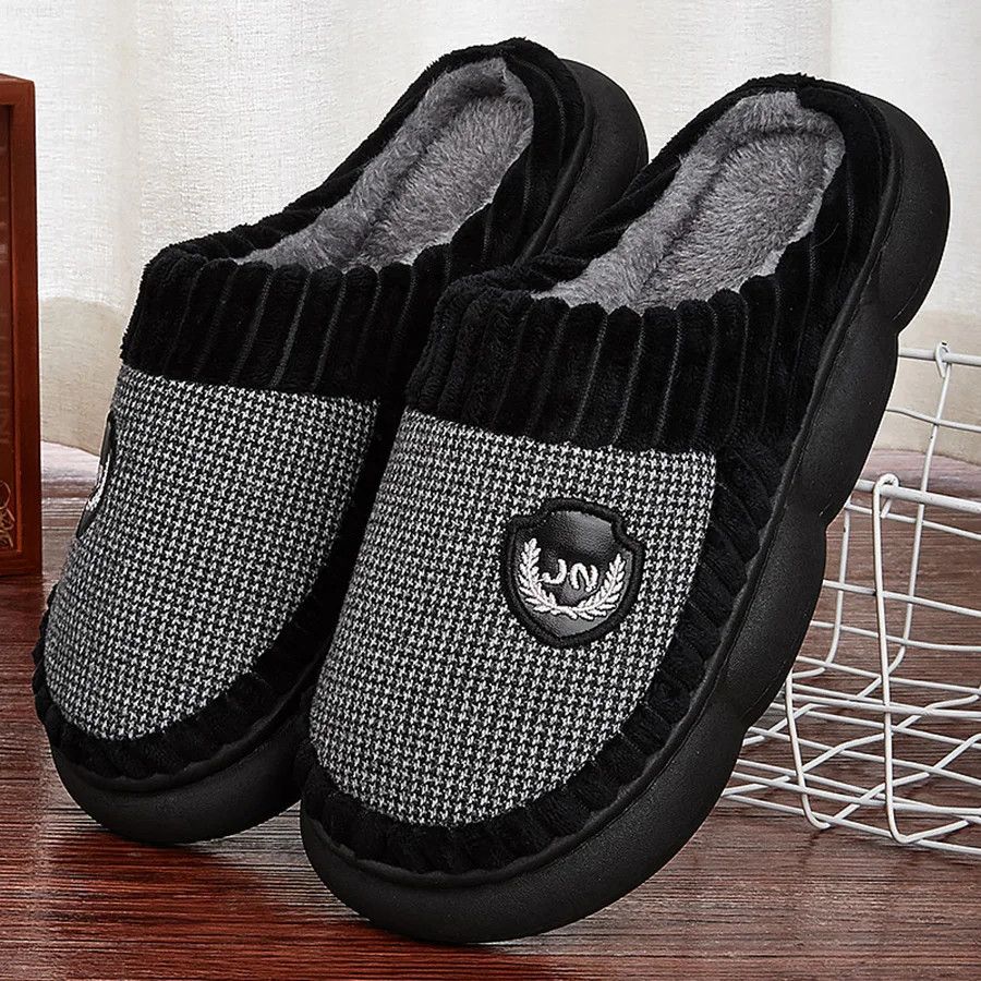 Other Christmas Winter Home Plush Cotton Slippers Size US 7.5 / EU 40-41 - 1 Thumbnail