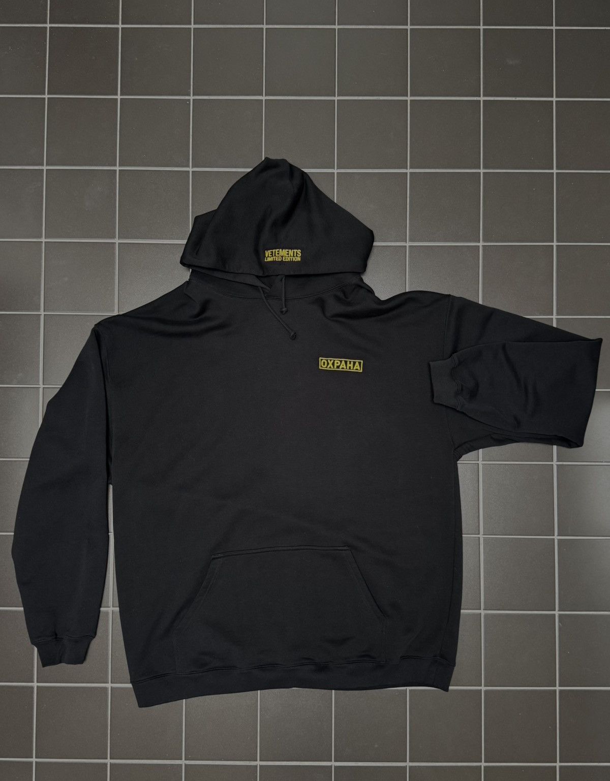Vetements Vetements OXPAHA/security hoodie Size US XL / EU 56 / 4 - 1 Thumbnail