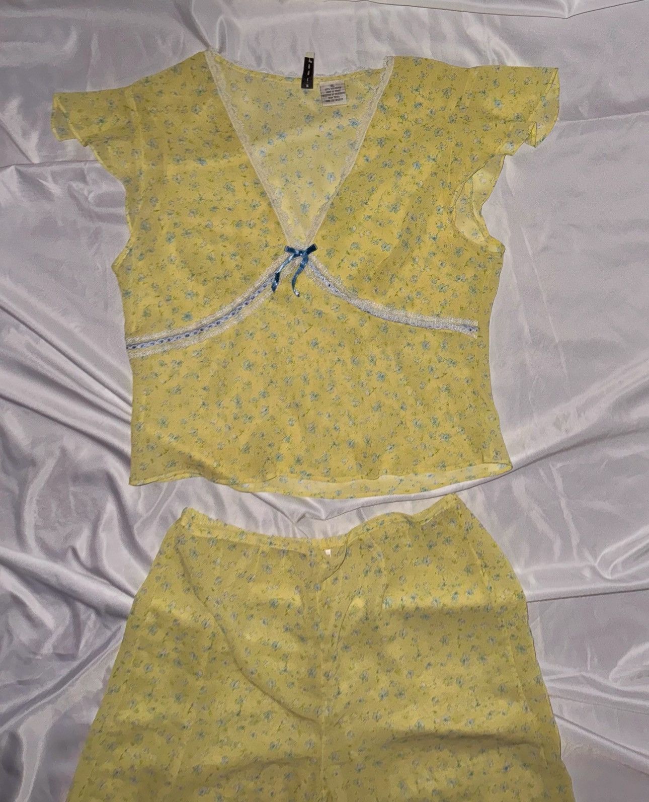 Designer × Other × Vintage Vintage Yellow Pajama Set Size XL Flower Twiggy Cottage Y2k Size ONE SIZE - 6 Thumbnail