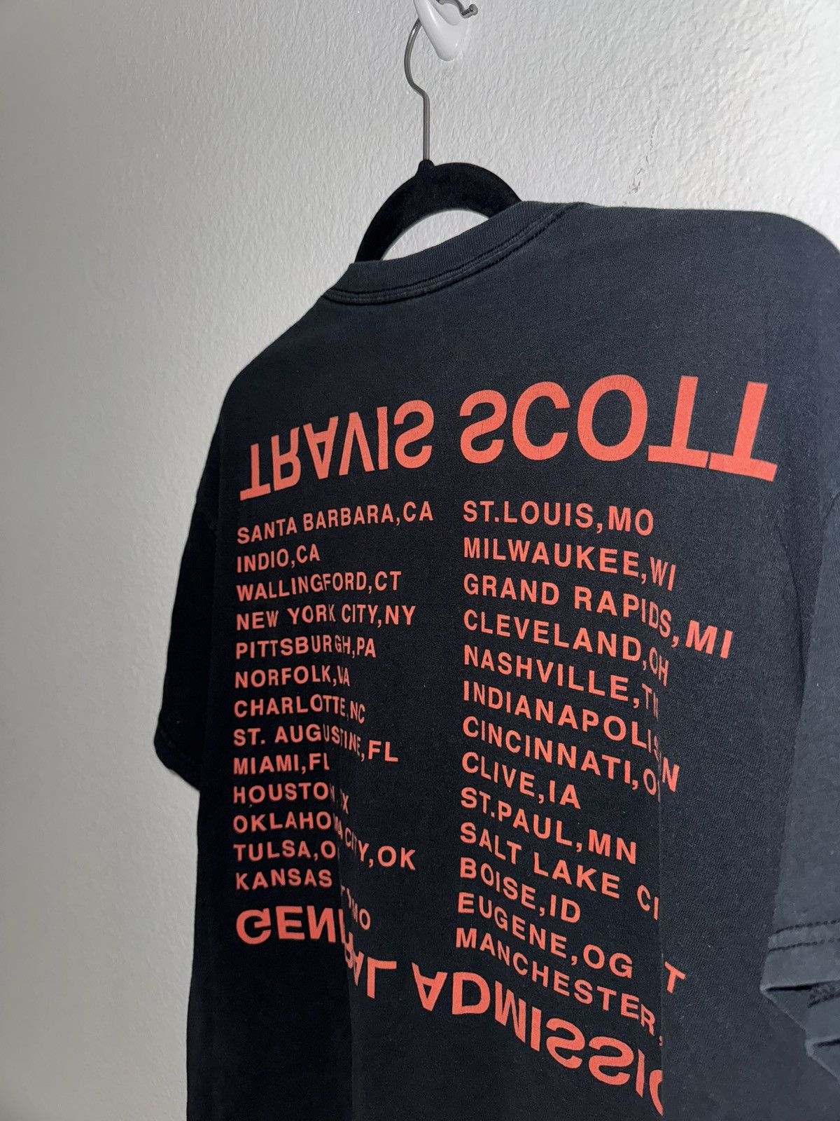 Travis Scott Travis Scott Birds Tour Concert Tee Size US L / EU 52-54 / 3 - 7 Thumbnail