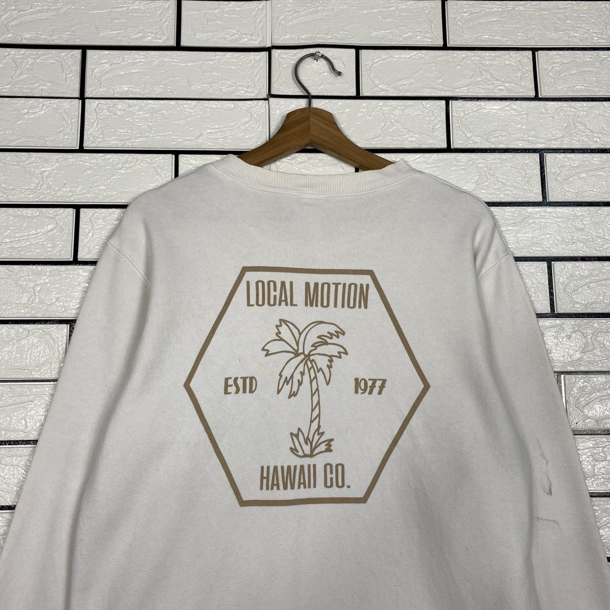 Vintage 📌Vintage Sweatshirt Local Motion Hawaii Big Logo Size US L / EU 52-54 / 3 - 10 Thumbnail