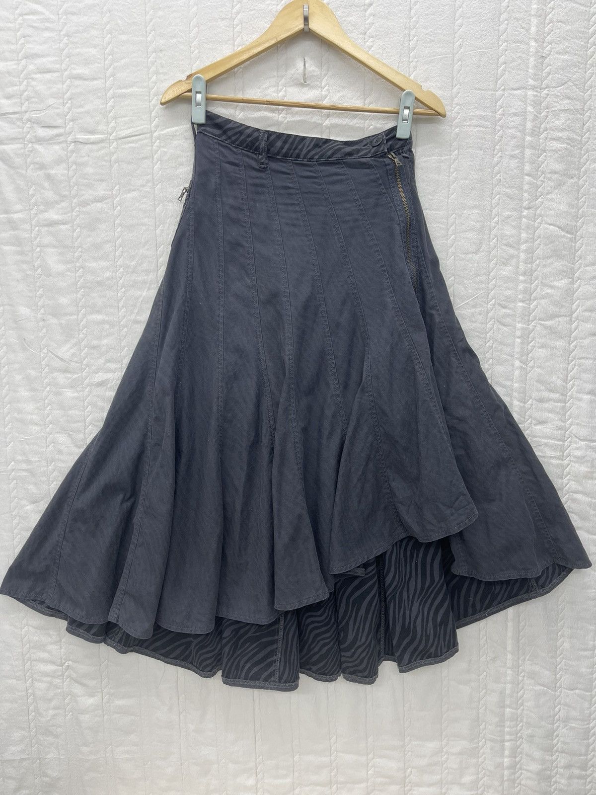 Hysteric Glamour ARCHIVE💥HYSTERIC GLAMOUR TIGER STRIPED MIDI SKIRT Size 26" / US 2 / IT 38 - 1 Thumbnail