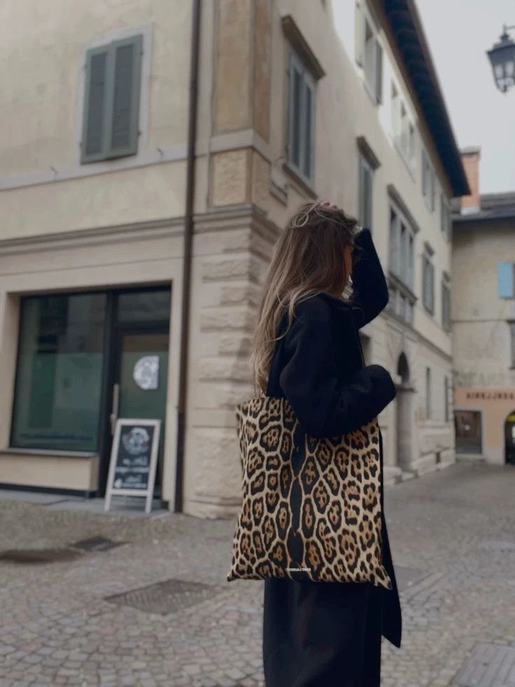 Saint Laurent Paris Saint laurent paris Leopard Tote Bag 2506-Nextarrow Size ONE SIZE - 8 Thumbnail