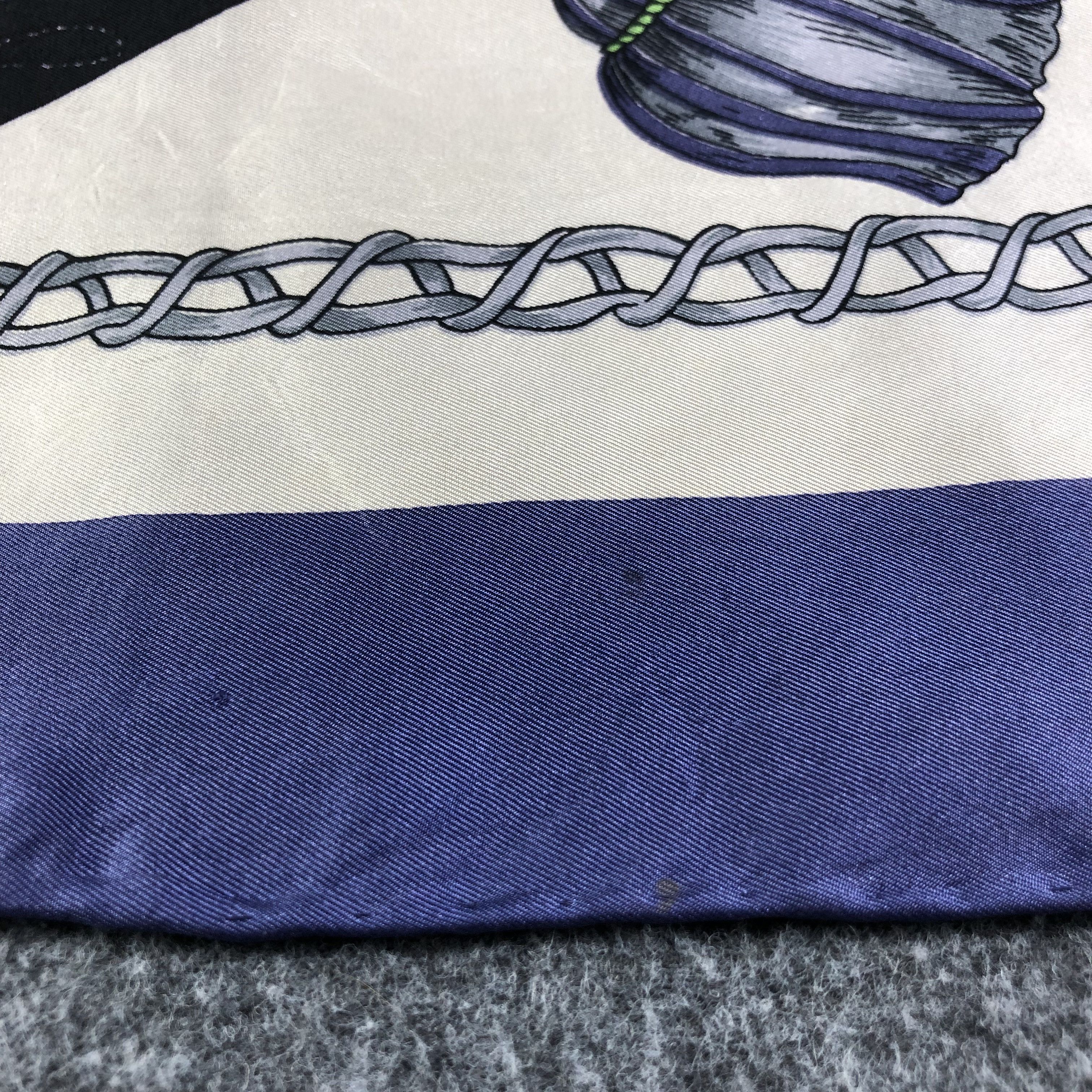 Vintage Vintage Luxury Eagle Silk Scarf M685 Size ONE SIZE - 6 Thumbnail