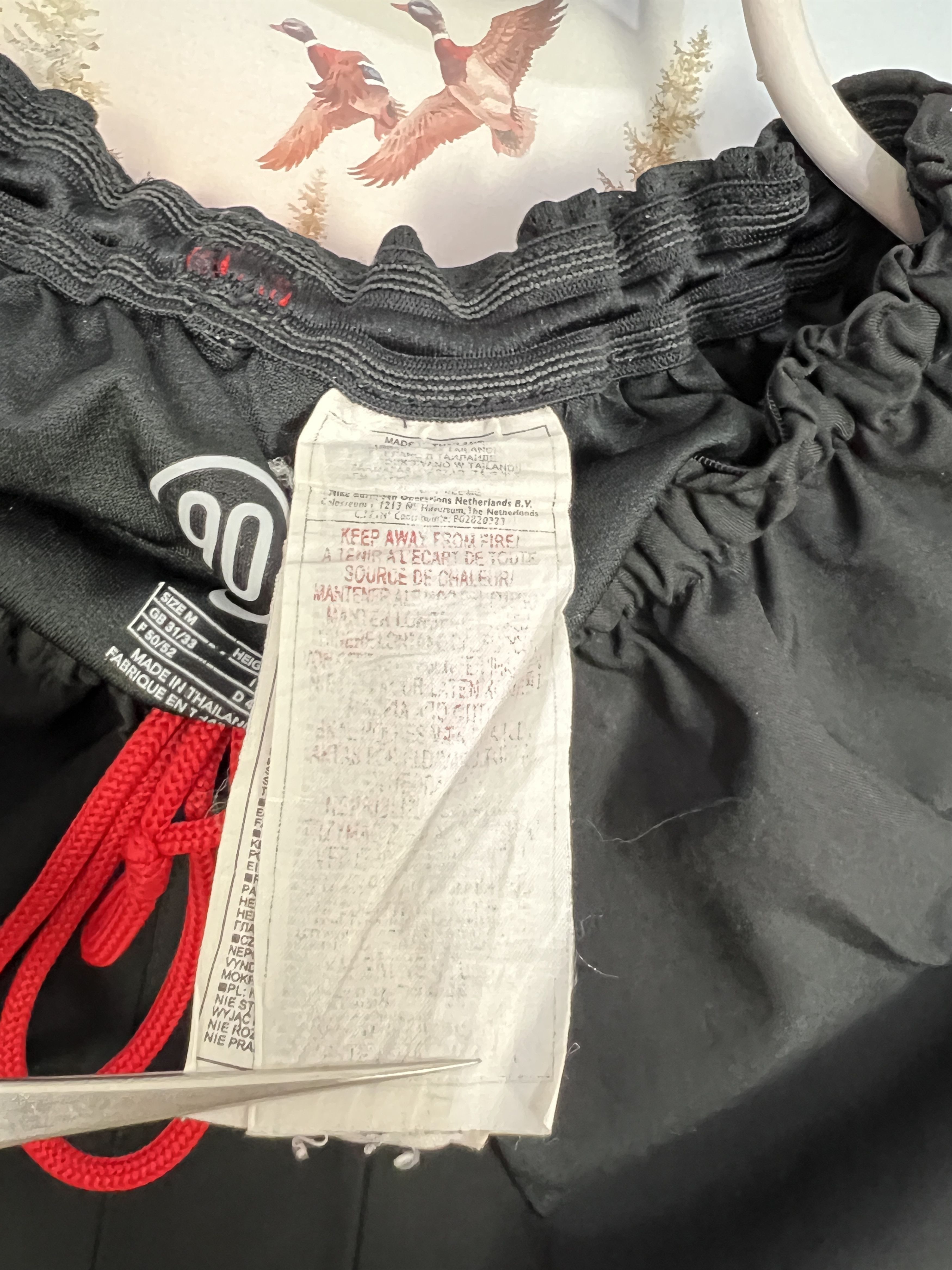 Nike Vintage Nike Manchester United Football Shorts Soccer Mens Size US 32 / EU 48 - 8 Thumbnail