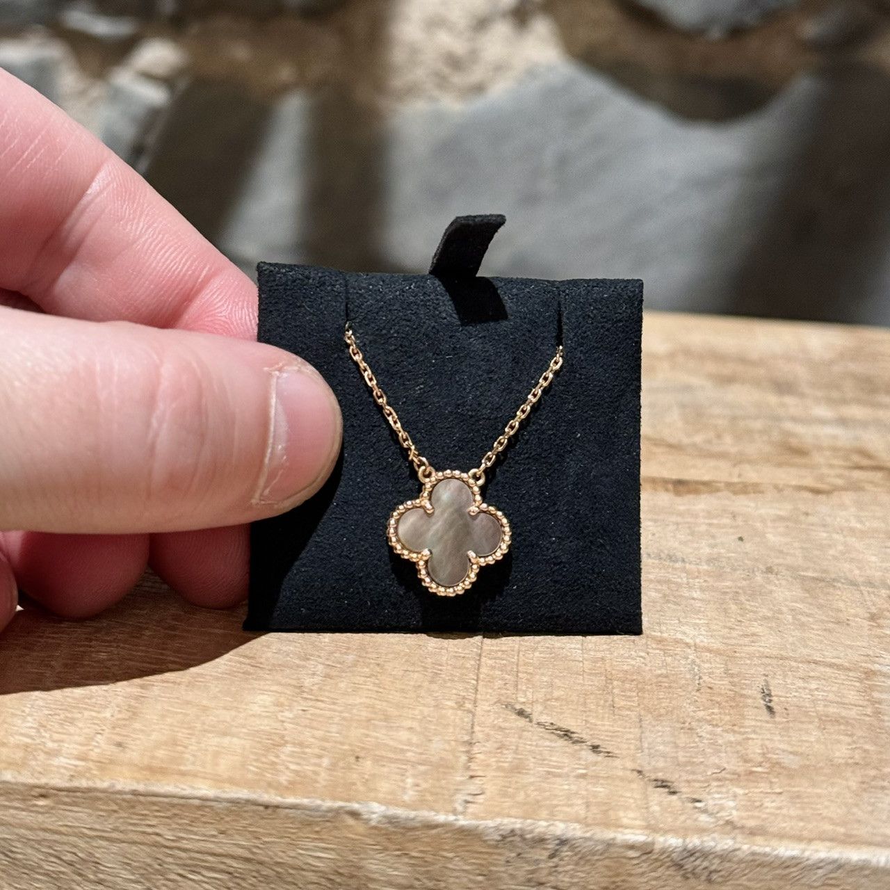 Van Cleef & Arpels Van Cleef & Arpels 18k Rose Gold Mother of Pearl Alhambra Size ONE SIZE - 15 Thumbnail