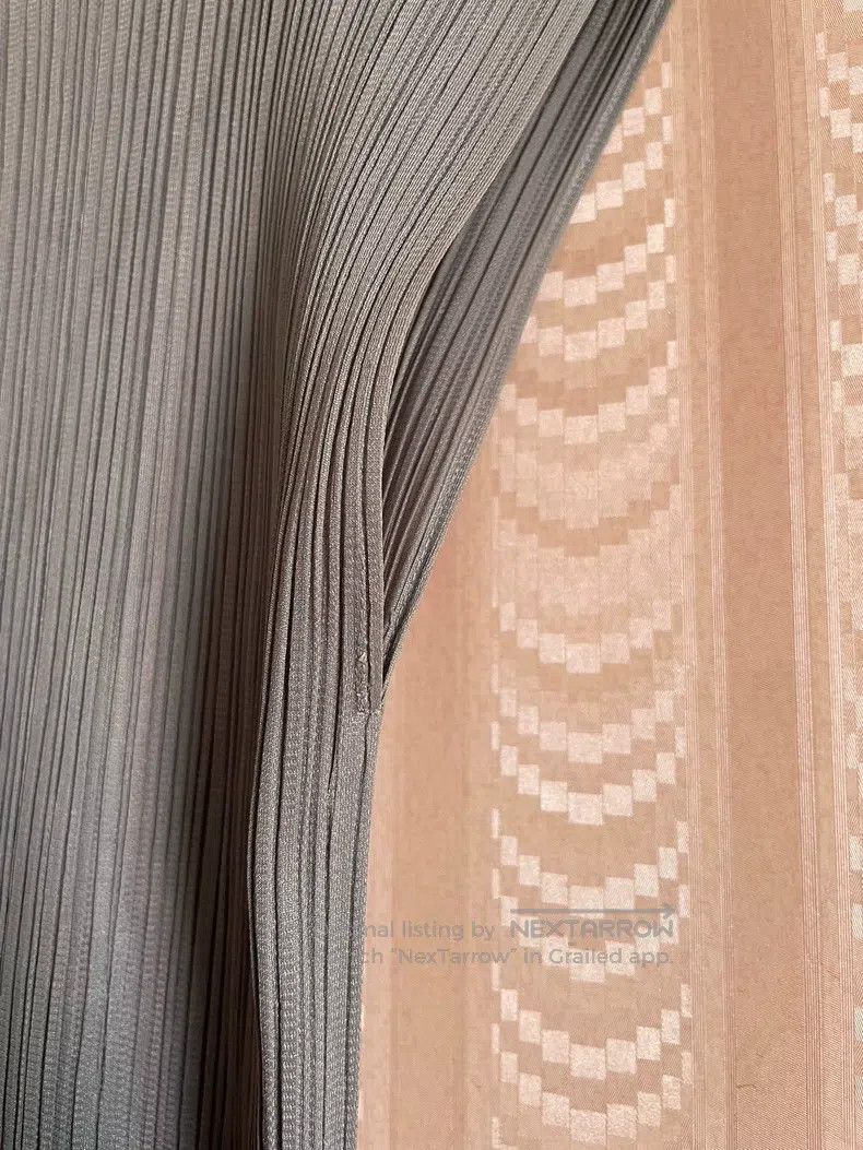 Issey Miyake Issey Miyake Gray Turtleneck Side Slit Pleated Tank Top Sh Size L / US 10 / IT 46 - 5 Thumbnail
