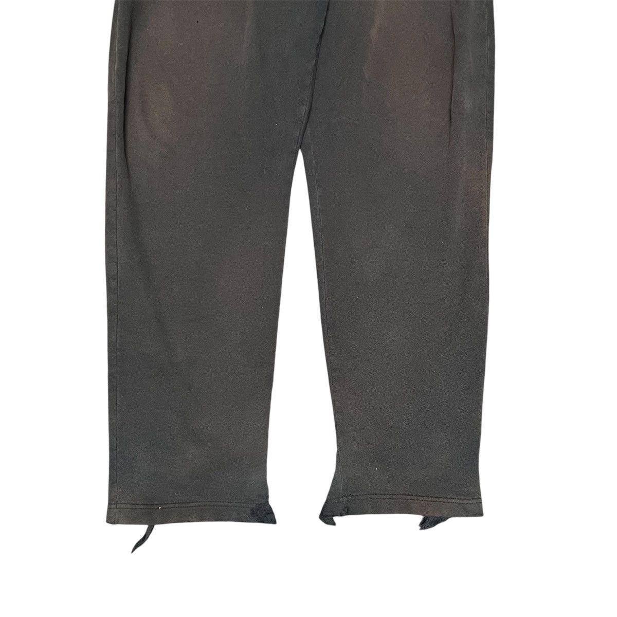 Under Armour Vintage Faded Black Thrashed Under Armour Sweatpants Size XL Size US 38 / EU 54 - 3 Thumbnail