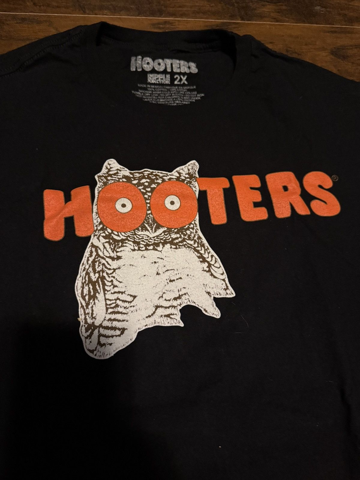 Vintage VTG Hooters t shirt Size US XXL / EU 58 / 5 - 2 Thumbnail