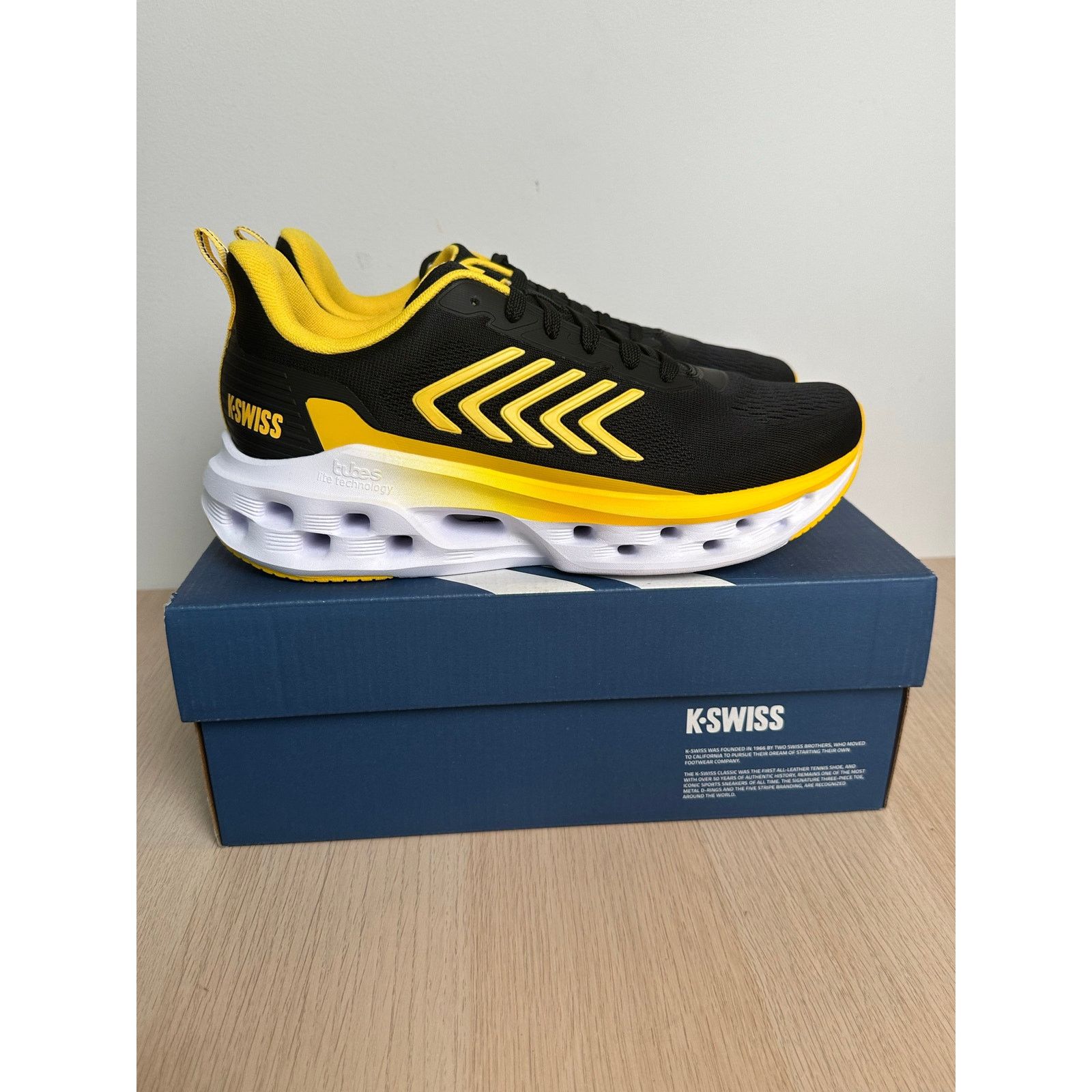 K-Swiss K-Swiss Melrose Tubes Lite Black Sneaker - Size 7.5M - New Size US 7.5 / EU 40-41 - 1 Thumbnail