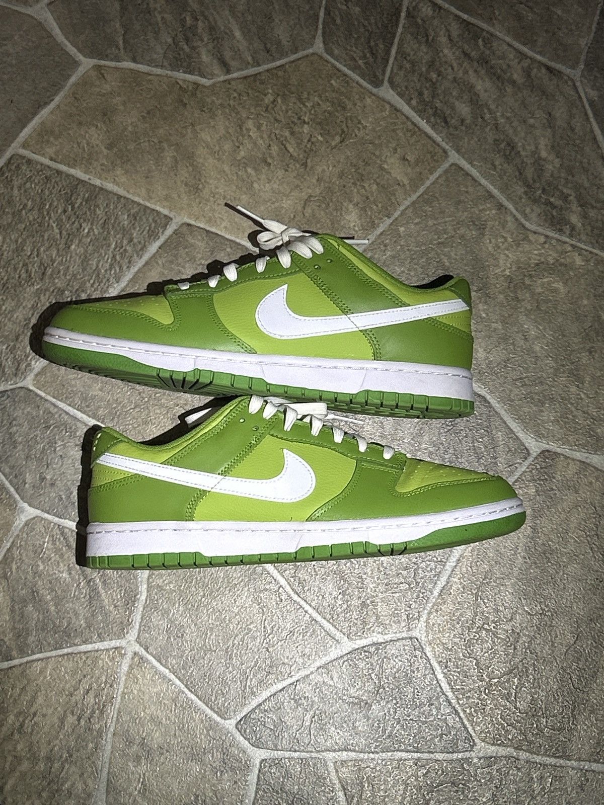 Low Nike Dunks Chlorophyll