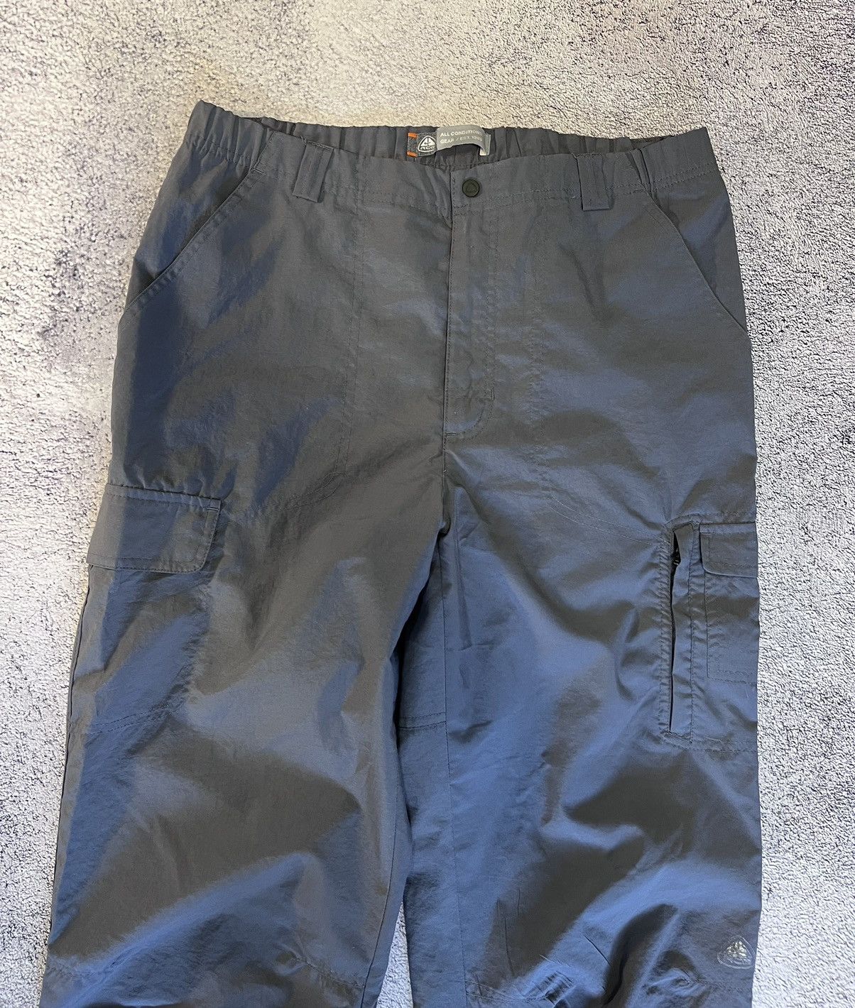 Nike ACG NIKE ACG Mens Pants Vintage Cargo Polyester Made In India Size US 32 / EU 48 - 2 Thumbnail