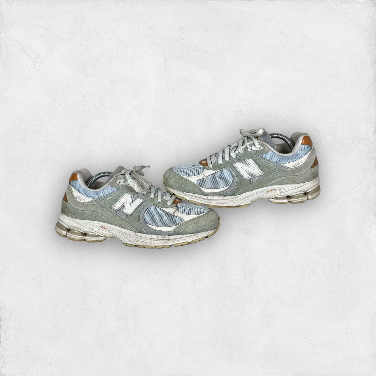 New Balance New Balance 2002R M2002RSD Mens Gray Sneaker Lace Up Shoes 9 Size US 9 / EU 42 - 1 Thumbnail