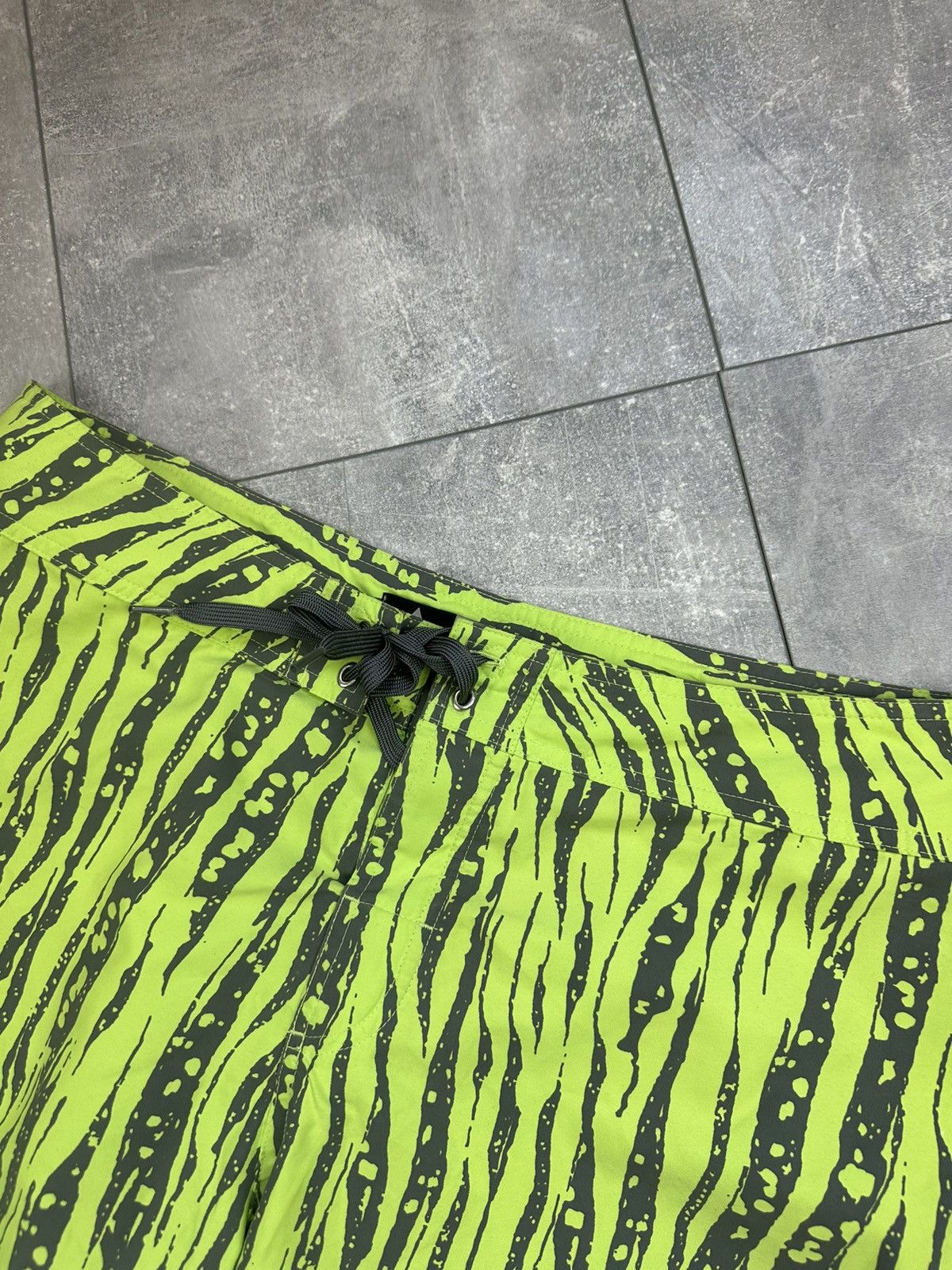 Vintage Nike ACG Vintage Outdoor Printed Shorts Small Logo Size US 34 / EU 50 - 5 Thumbnail