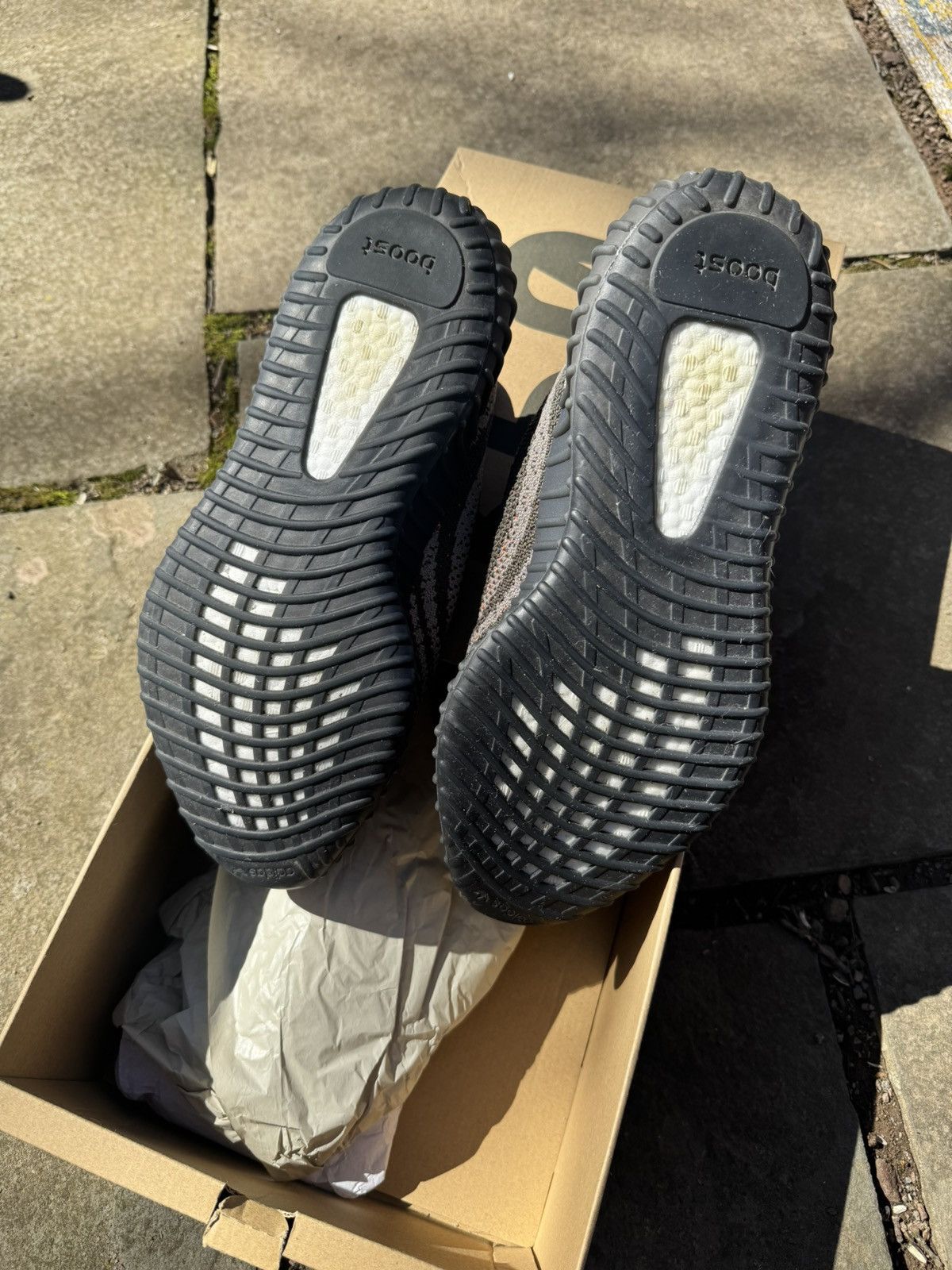 Adidas × Yeezy Carbon Beluga 350 V2 Size US 11 / EU 44 - 2 Thumbnail