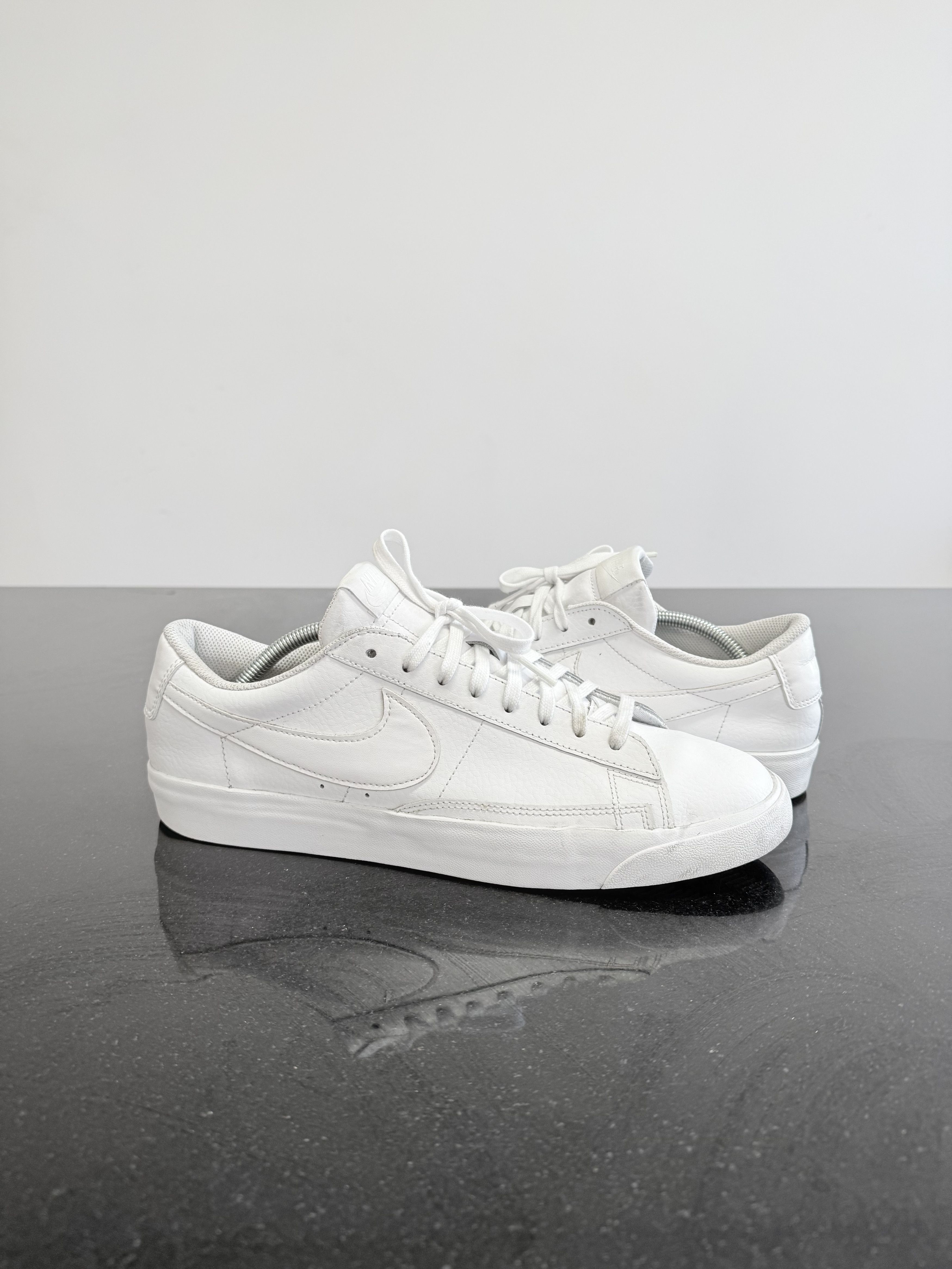 Nike Blazer Low LE 'Triple White' Size US 11.5 / EU 44-45 - 2 Thumbnail