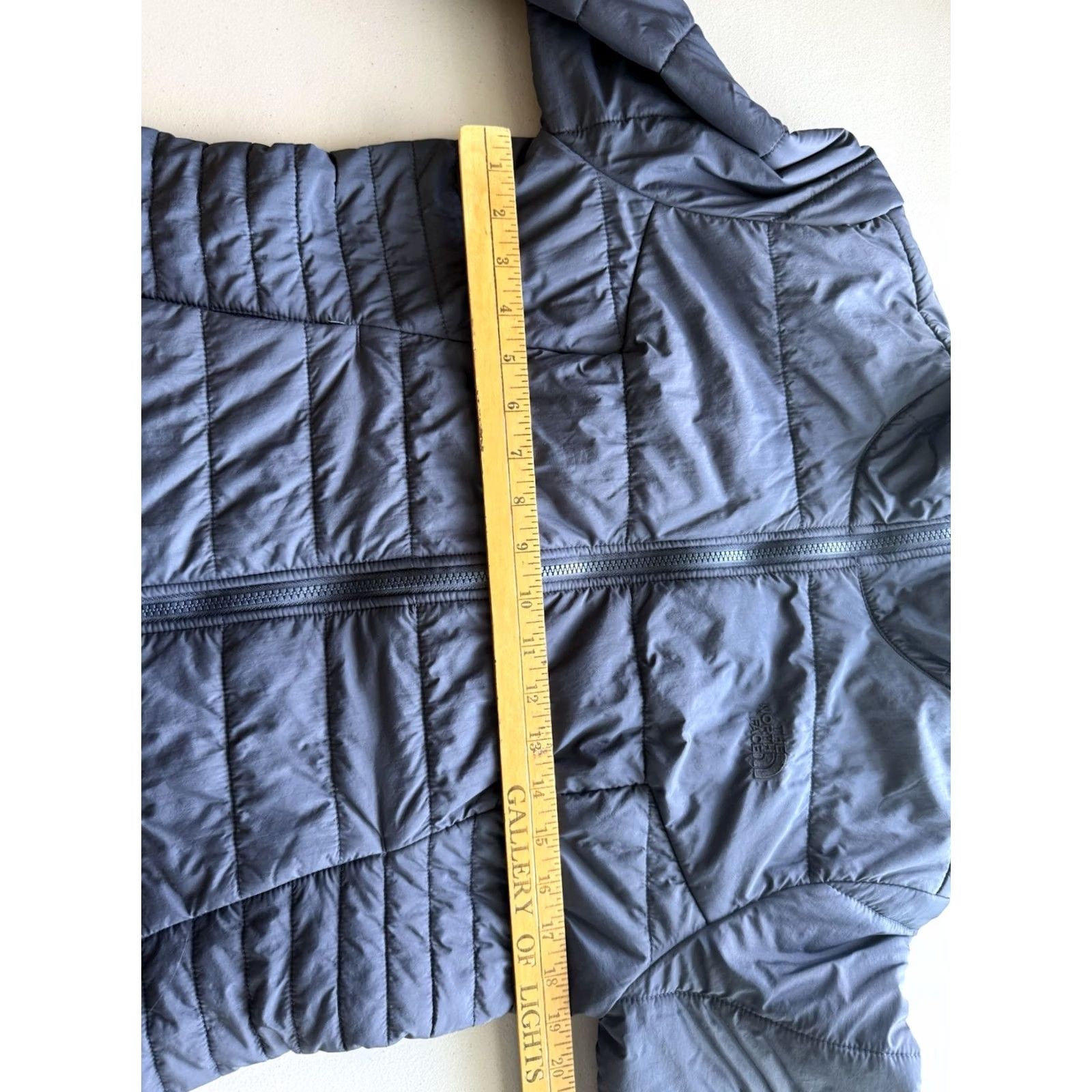 The North Face The North Face Coat Womens Medium Solid Charcoal Gray Puffer Outdoor Hike Climb Size M / US 6-8 / IT 42-44 - 4 Thumbnail