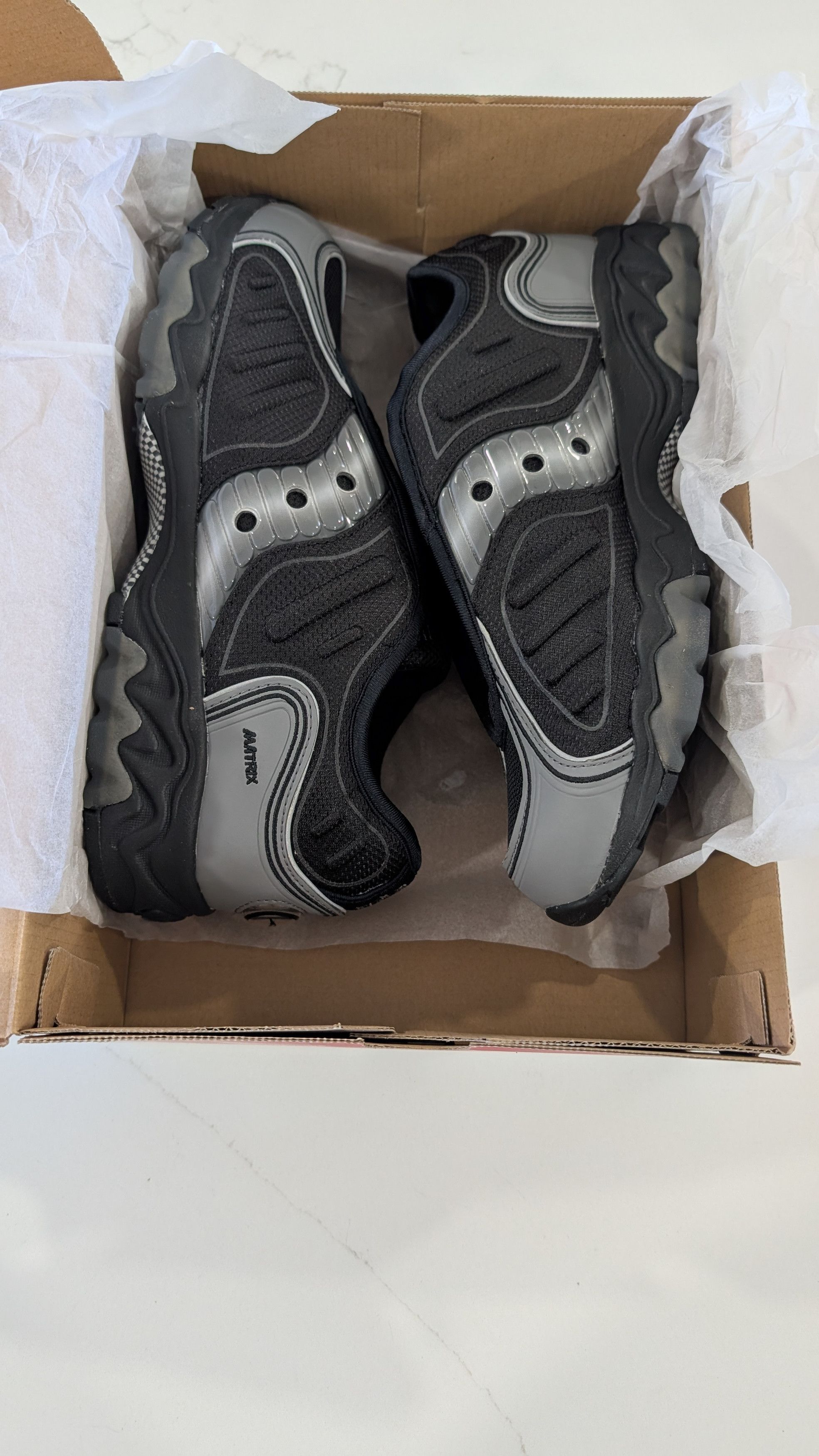 Saucony Saucony Matrix Black Metallic Sneakers Men’s 10 Size US 11.5 / IT 41.5 - 6 Thumbnail