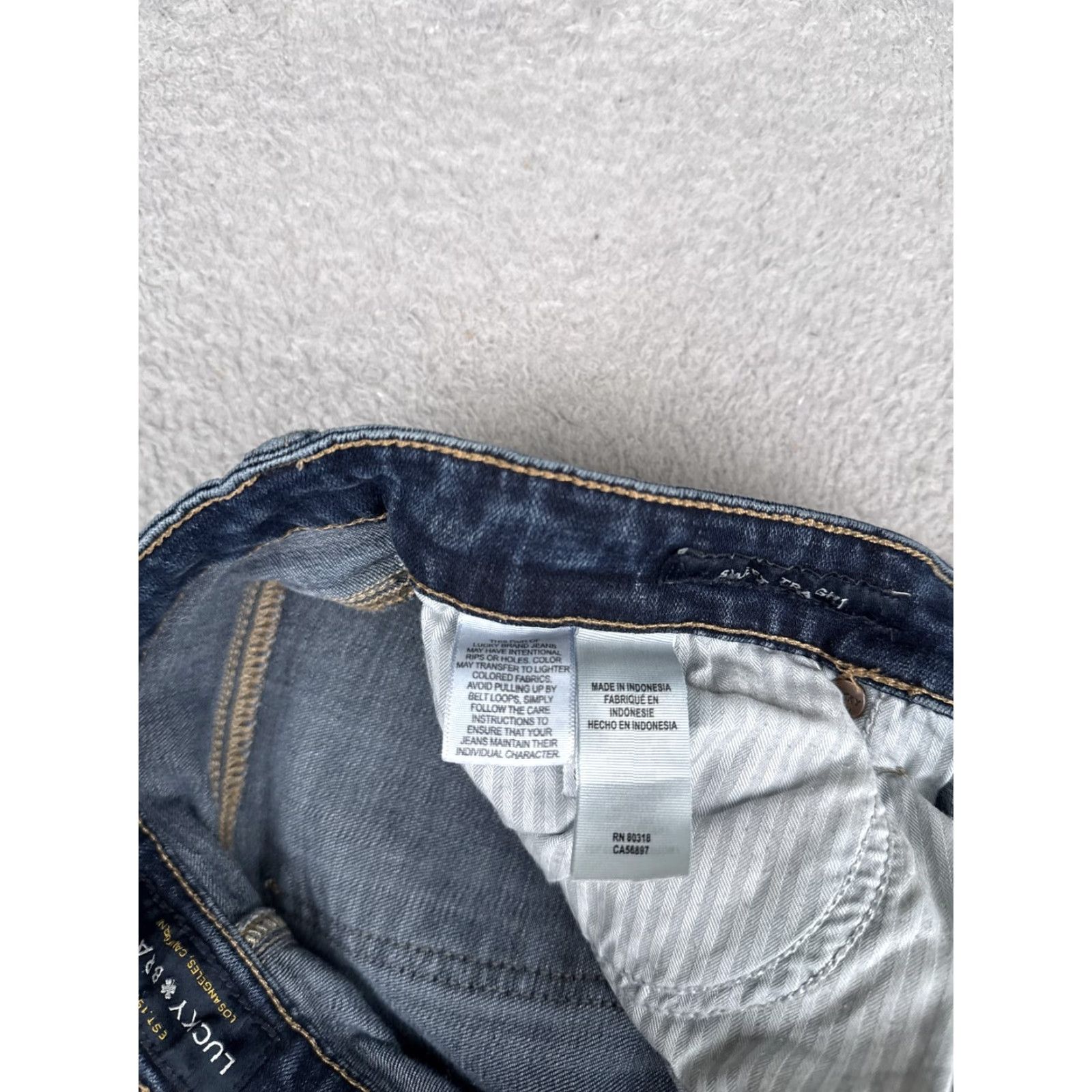 Lucky Brand Lucky Brand Sweet Straight Jeans Womens 8/29 Blue Wash Mid Rise Stretch 28x31 Jeans Mens? Size 30" / US 8 / IT 44 - 7 Thumbnail