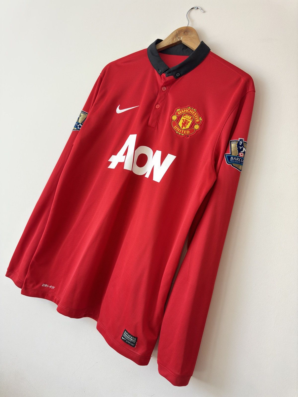 Nike Manchester United 2013-2014 Home Soccer Jersey Nike Shirt Size US L / EU 52-54 / 3 - 4 Thumbnail