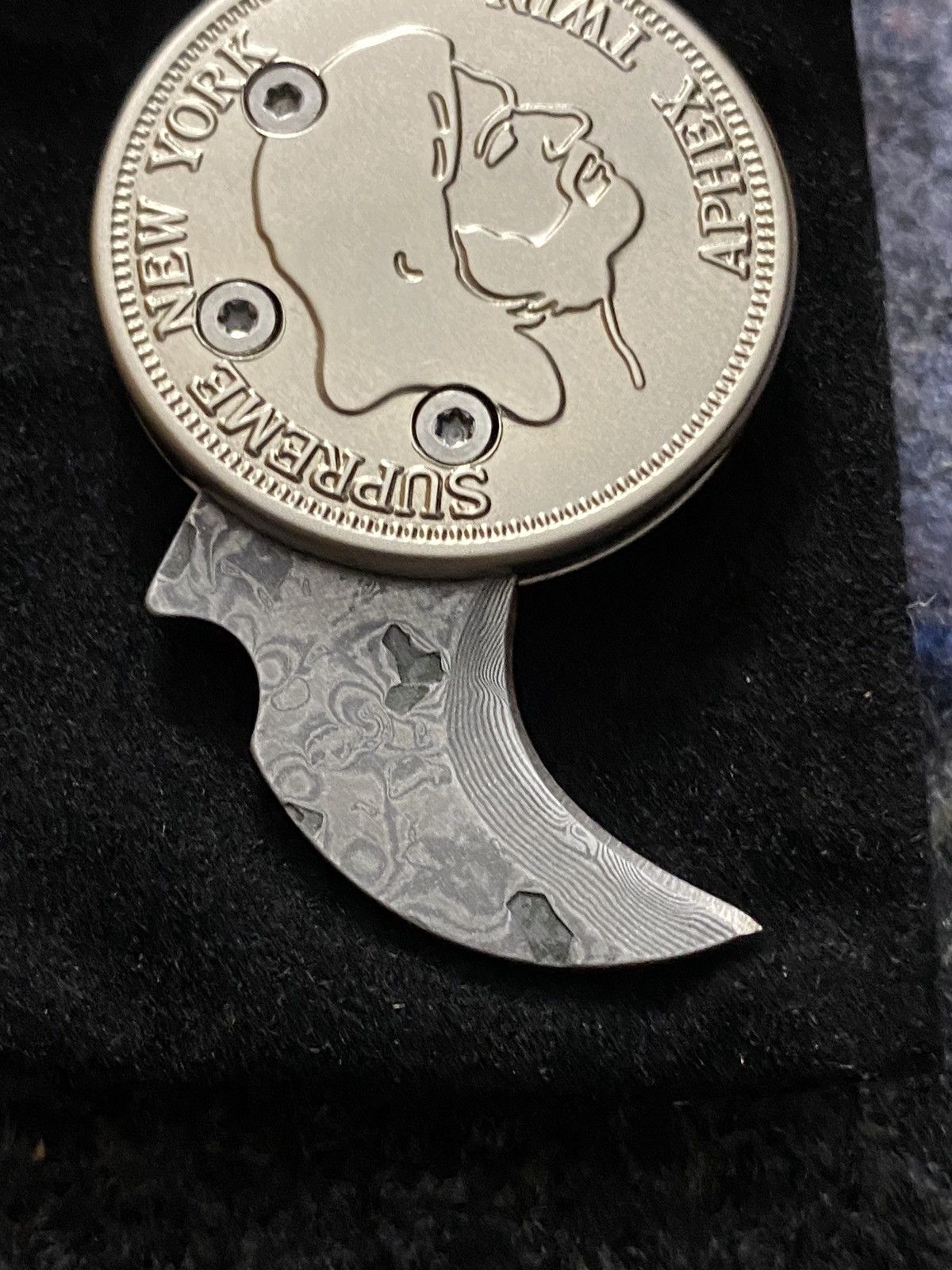 Supreme Supreme Aphex Twin Mantis Coin Knife Silver Size ONE SIZE - 5 Thumbnail