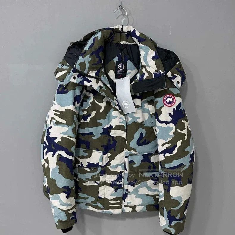 Canada Goose Camo Logo Hooded Down Jacket. Size US XL / EU 56 / 4 - 1 Thumbnail