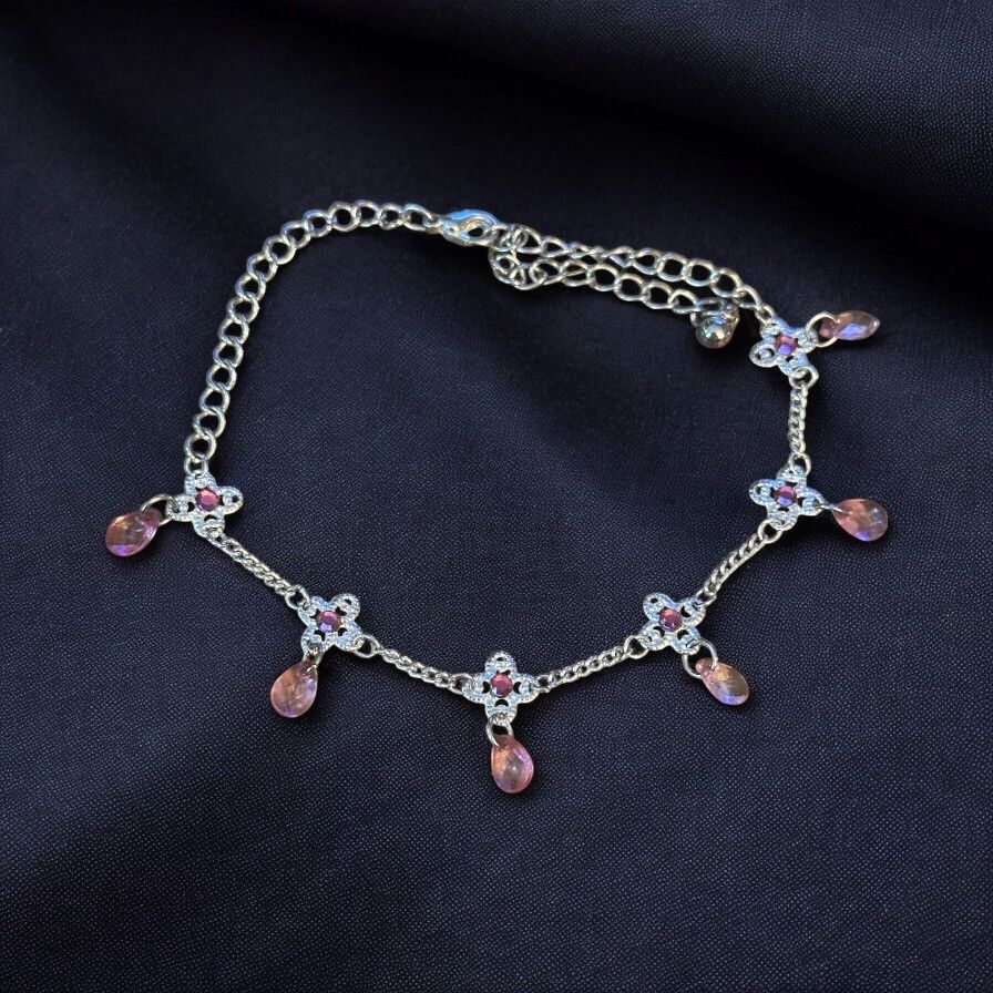 Other Silver tone flower link pink dangles anklet Size ONE SIZE - 1 Thumbnail