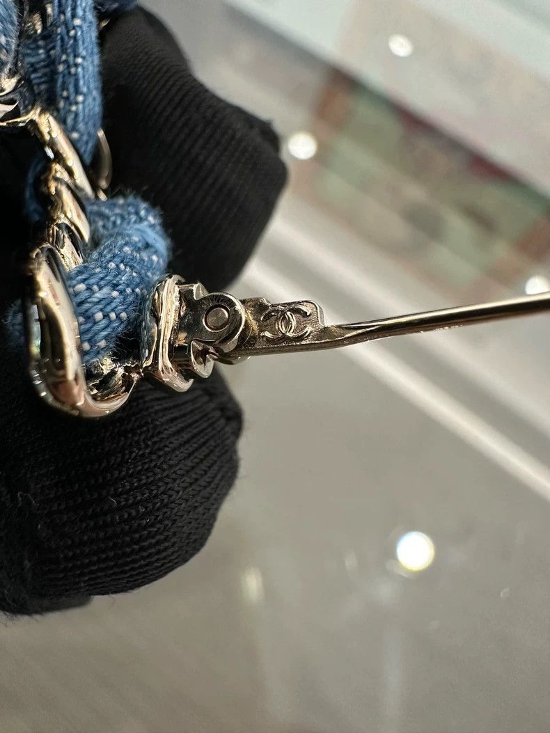 Chanel Chanel Denim Double C Logo Brooch Size ONE SIZE - 5 Thumbnail