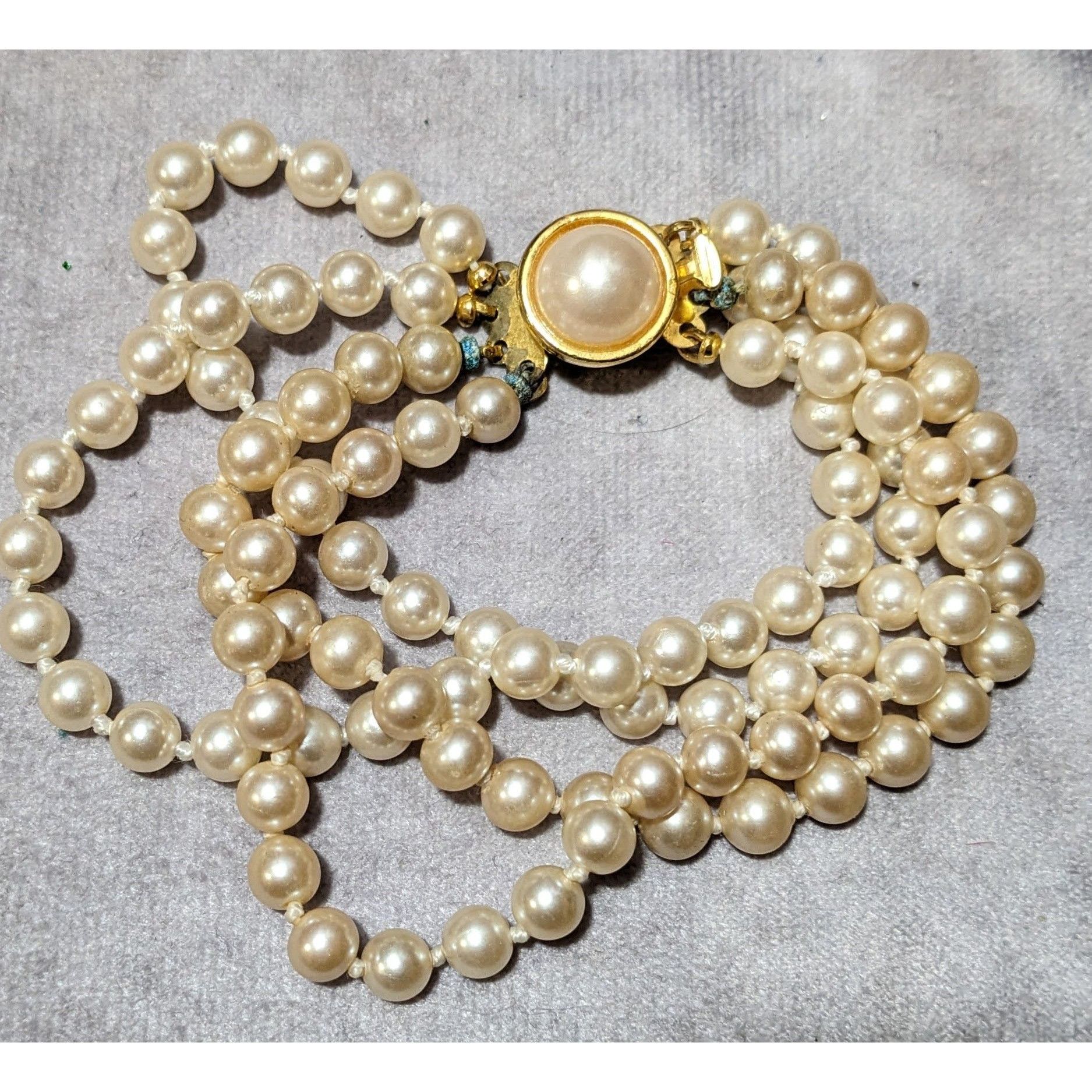 Other Vintage Faux Pearl Multistrand Faux Pearl Bracelet Size ONE SIZE - 5 Thumbnail