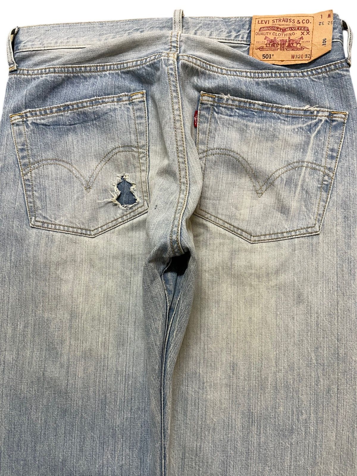 Levi's Vintage 90s Levis 501 Light Blue Faded Wash Distress Loose Size US 32 / EU 48 - 5 Thumbnail