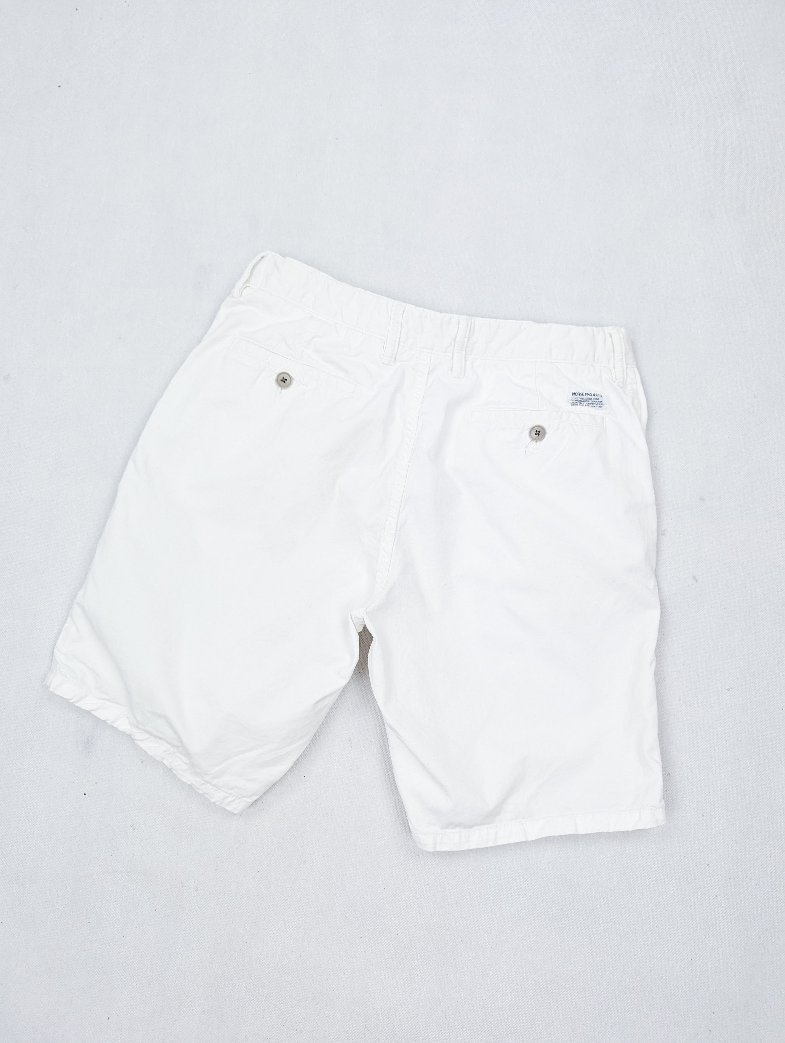 Norse Projects Norse Projects white shorts 32 M Size US 32 / EU 48 - 3 Thumbnail