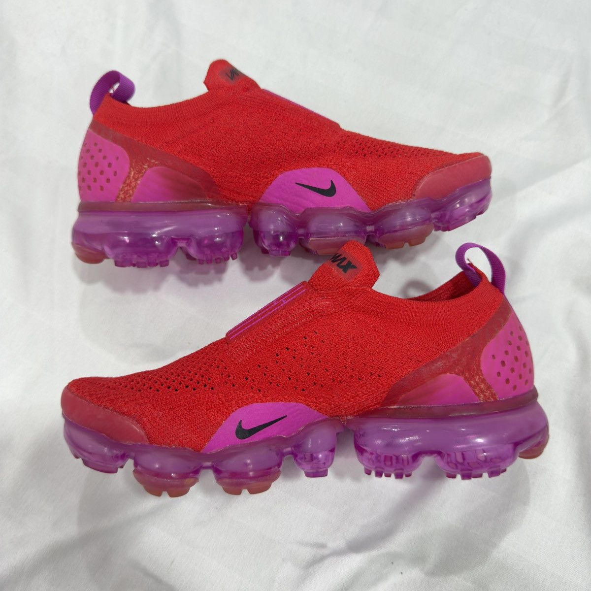 Nike Nike Womens Air Vapormax Moc 2 University Red Fuchsia Blast Size US 6 / IT 36 - 14 Thumbnail