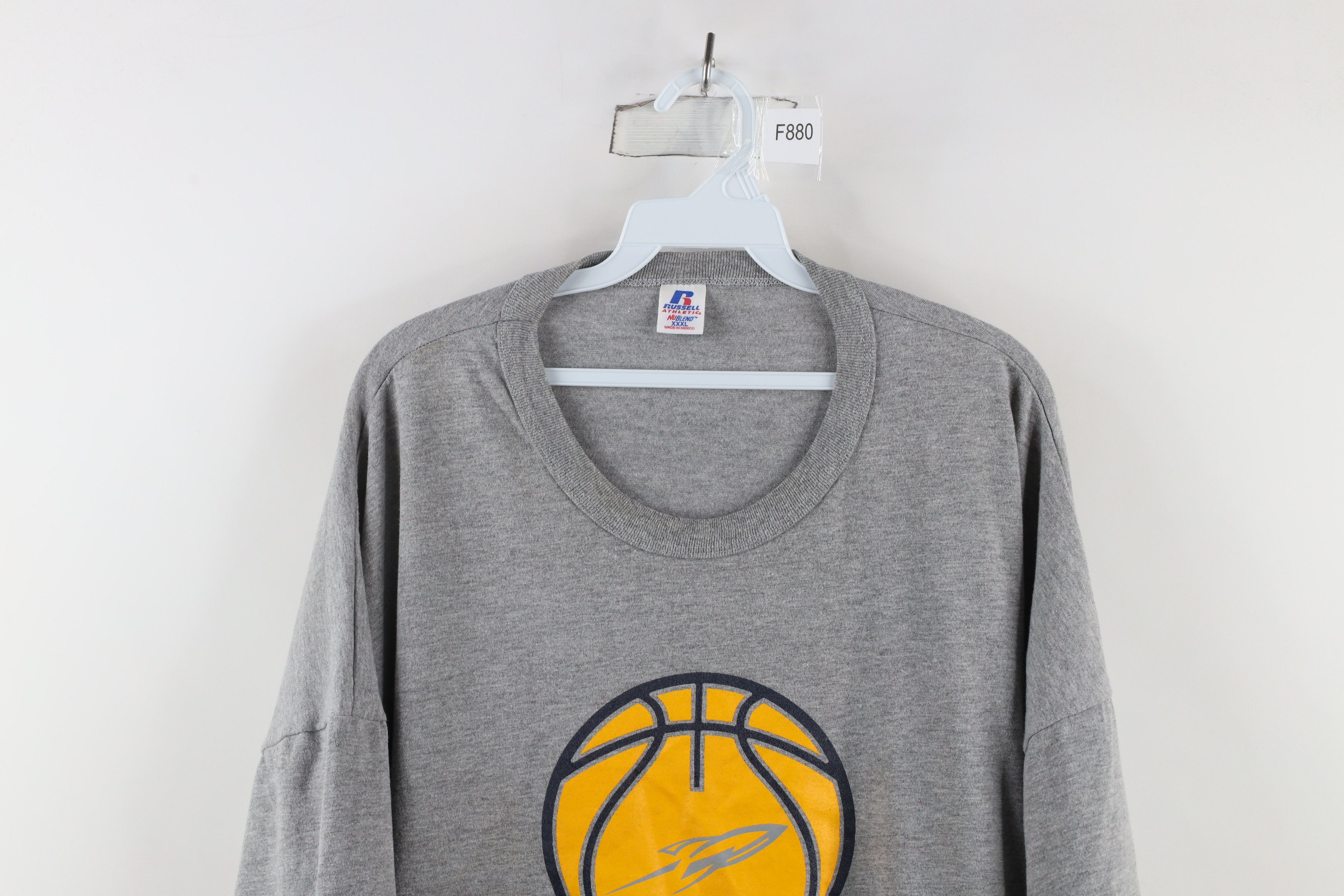 Russell Athletic × Vintage Vintage Russell Athletic University of Basketball T-Shirt Size US XXL / EU 58 / 5 - 2 Thumbnail