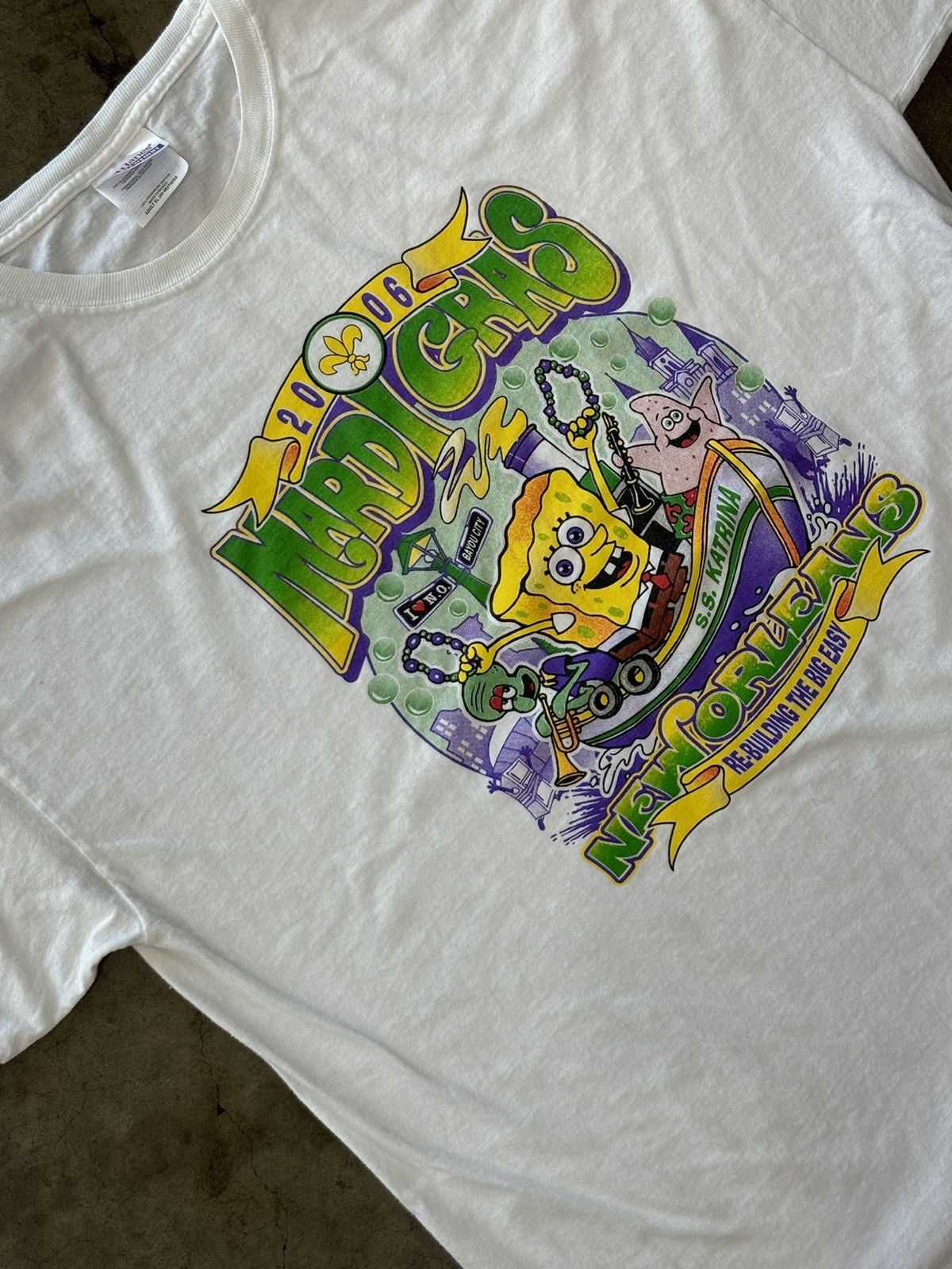 Vintage Vintage 2006 Y2k SpongeBob Marie Gras New Orleans Tee XL Size US XL / EU 56 / 4 - 1 Thumbnail