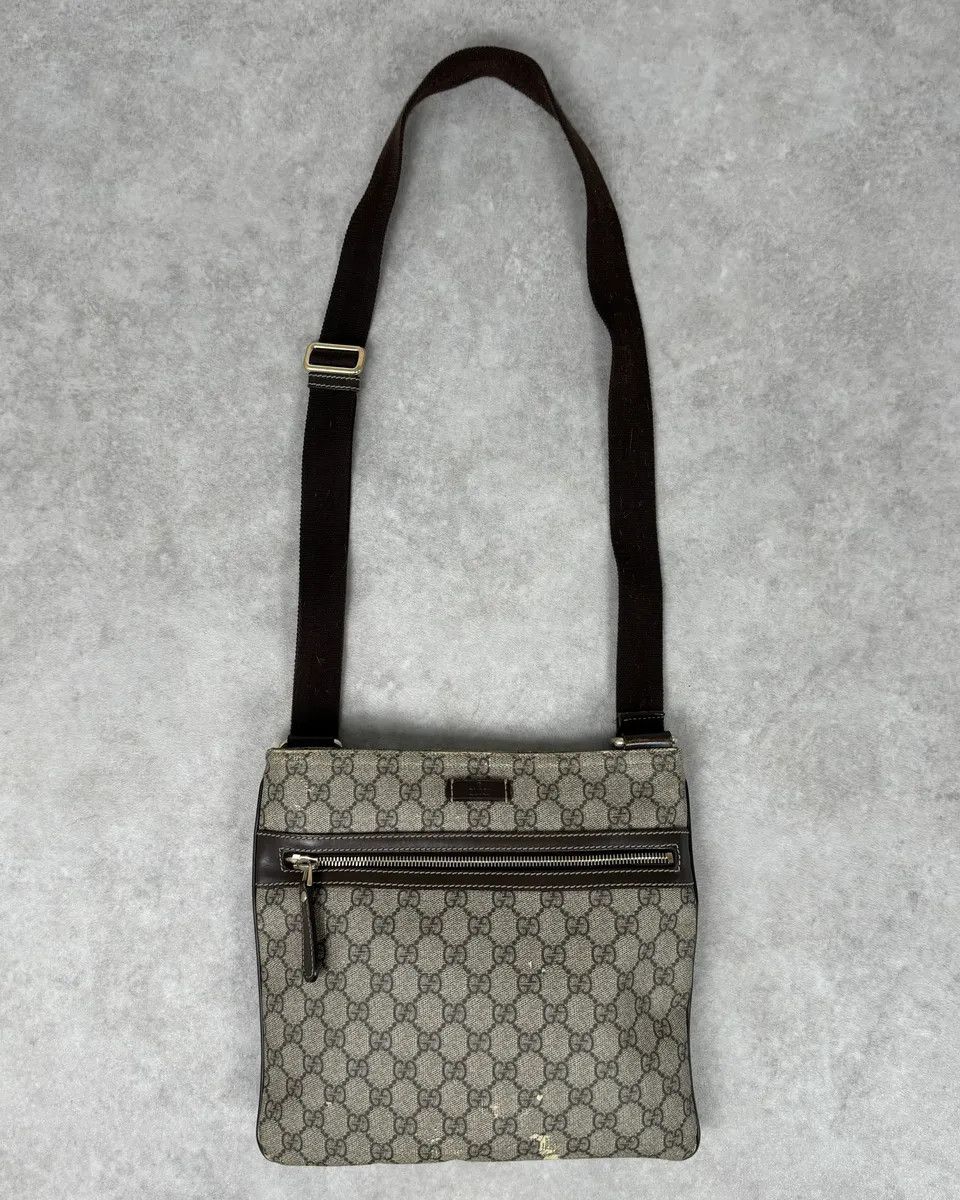 Gucci Gucci Beige Canvas Monogrammed Shoulder Bag Size ONE SIZE - 1 Thumbnail