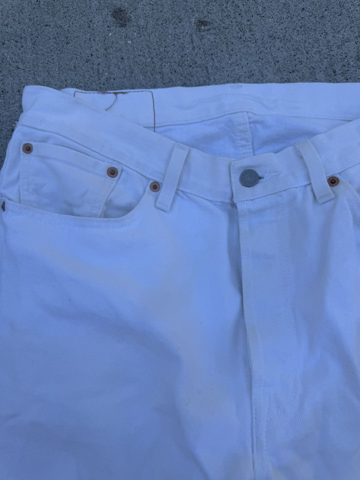 DENIM TEARS × Levi's Levi’s 501 DT in White Denim NO WREATHS Size US 34 / EU 50 - 2 Thumbnail