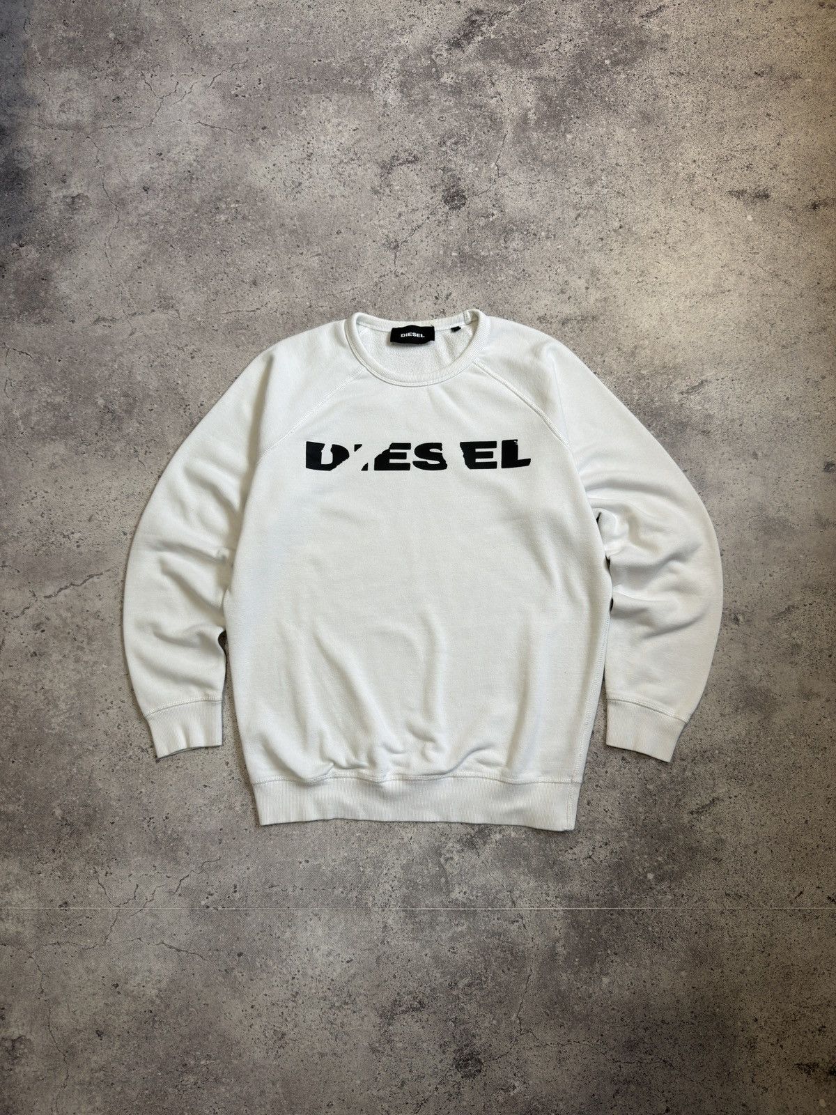 Diesel Vintage Diesel Cracked Logo Effect White Sweatshirt Size US S / EU 44-46 / 1 - 1 Thumbnail