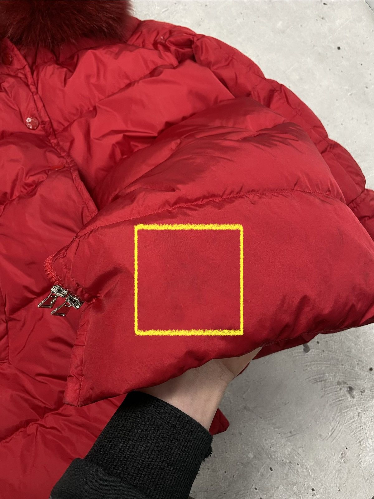 Moncler Moncler MESANGE GIUBBOTTO Women’s Down Jacket Fur size XS Size XS / US 0-2 / IT 36-38 - 17 Thumbnail