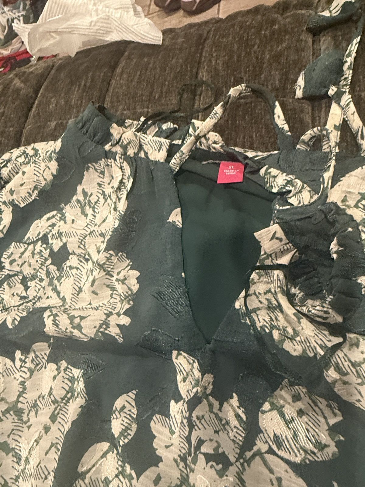 Vince Camuto Vince Camuto Forest Night Floral Maxi Dress Size XL / US 12-14 / IT 48-50 - 1 Thumbnail